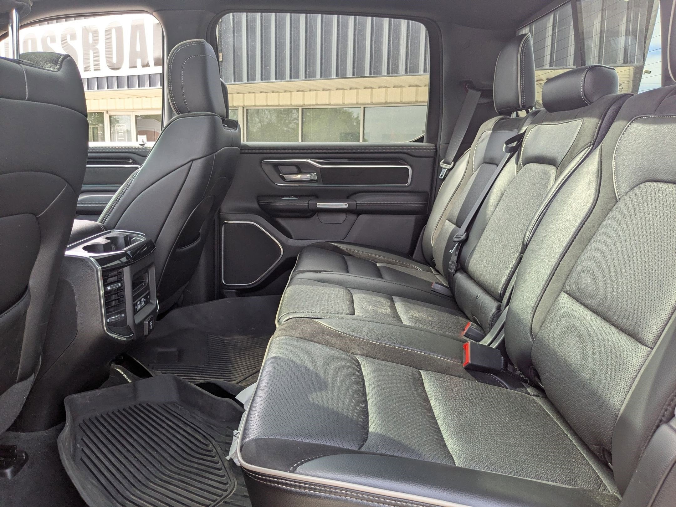 2022 RAM 1500 Laramie Crew Cab 4x4 6'4' Box