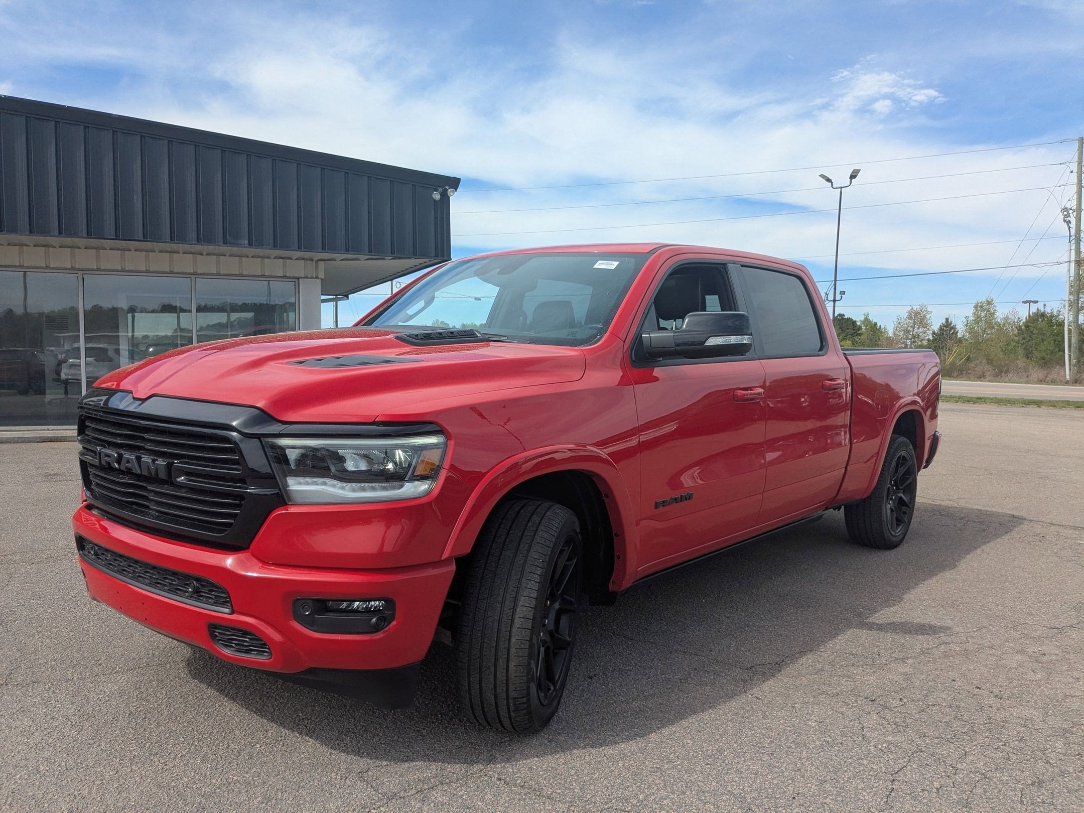 2022 RAM 1500 Laramie Crew Cab 4x4 6'4' Box