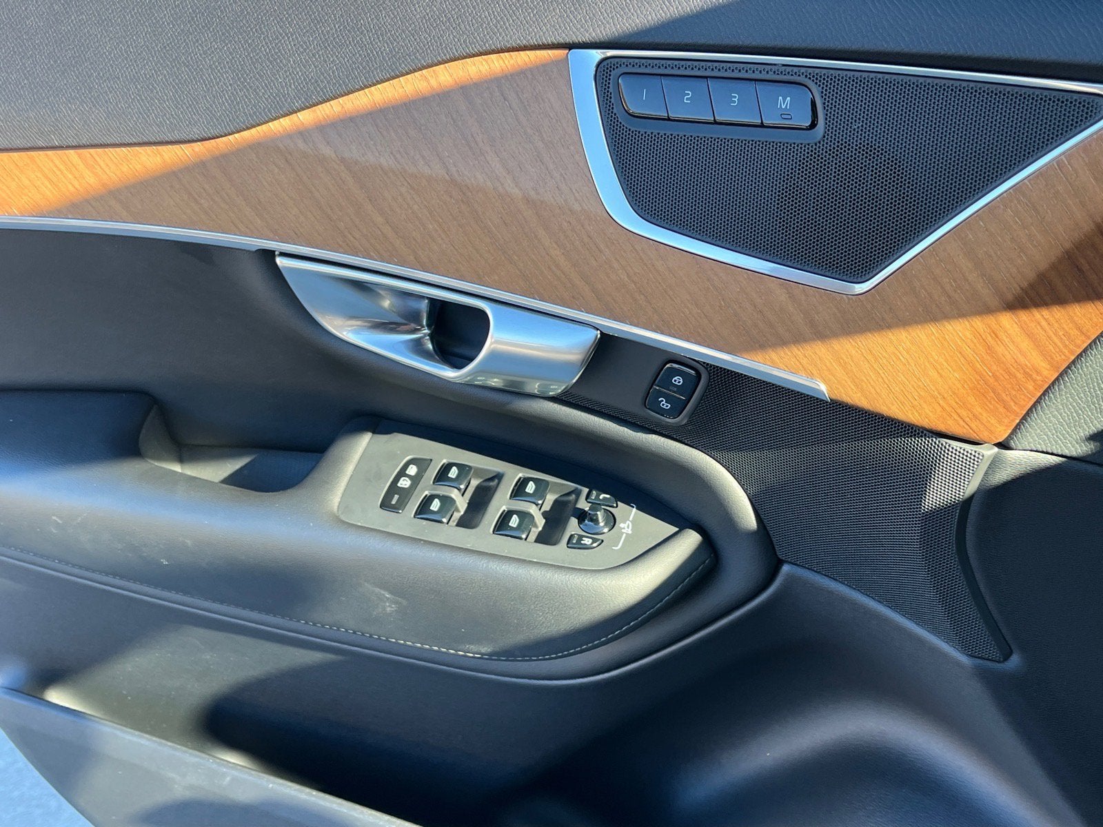 2023 Volvo XC90 Plus