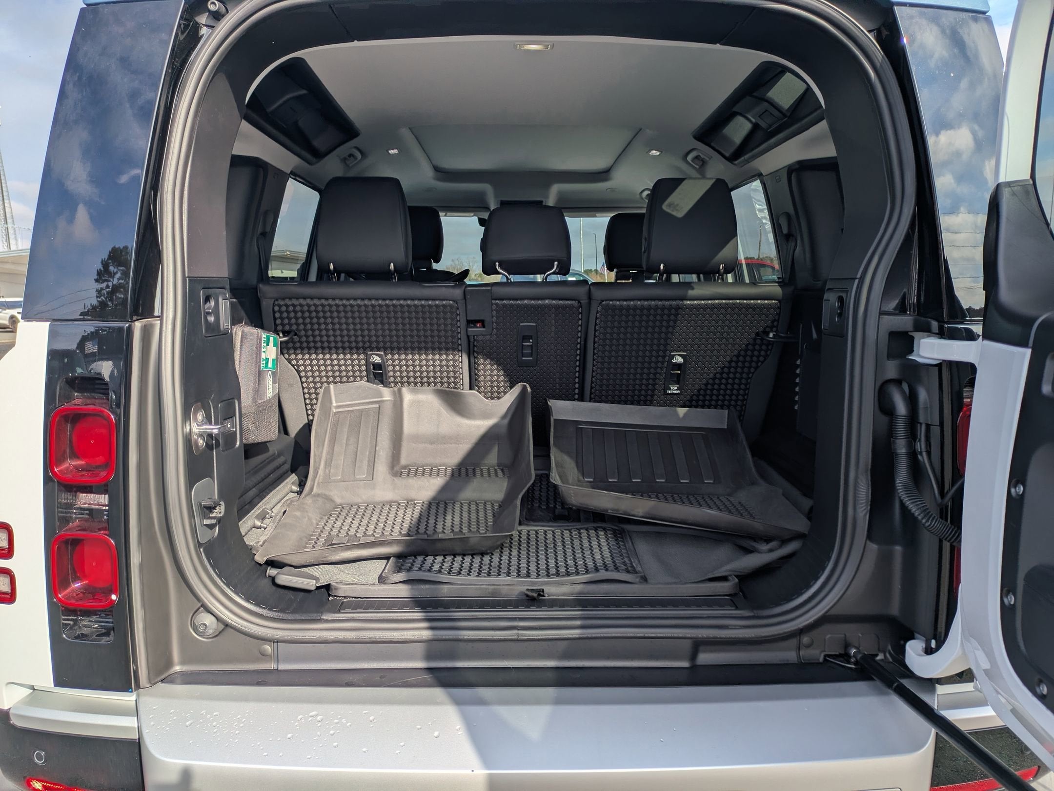 2025 Land Rover Defender S