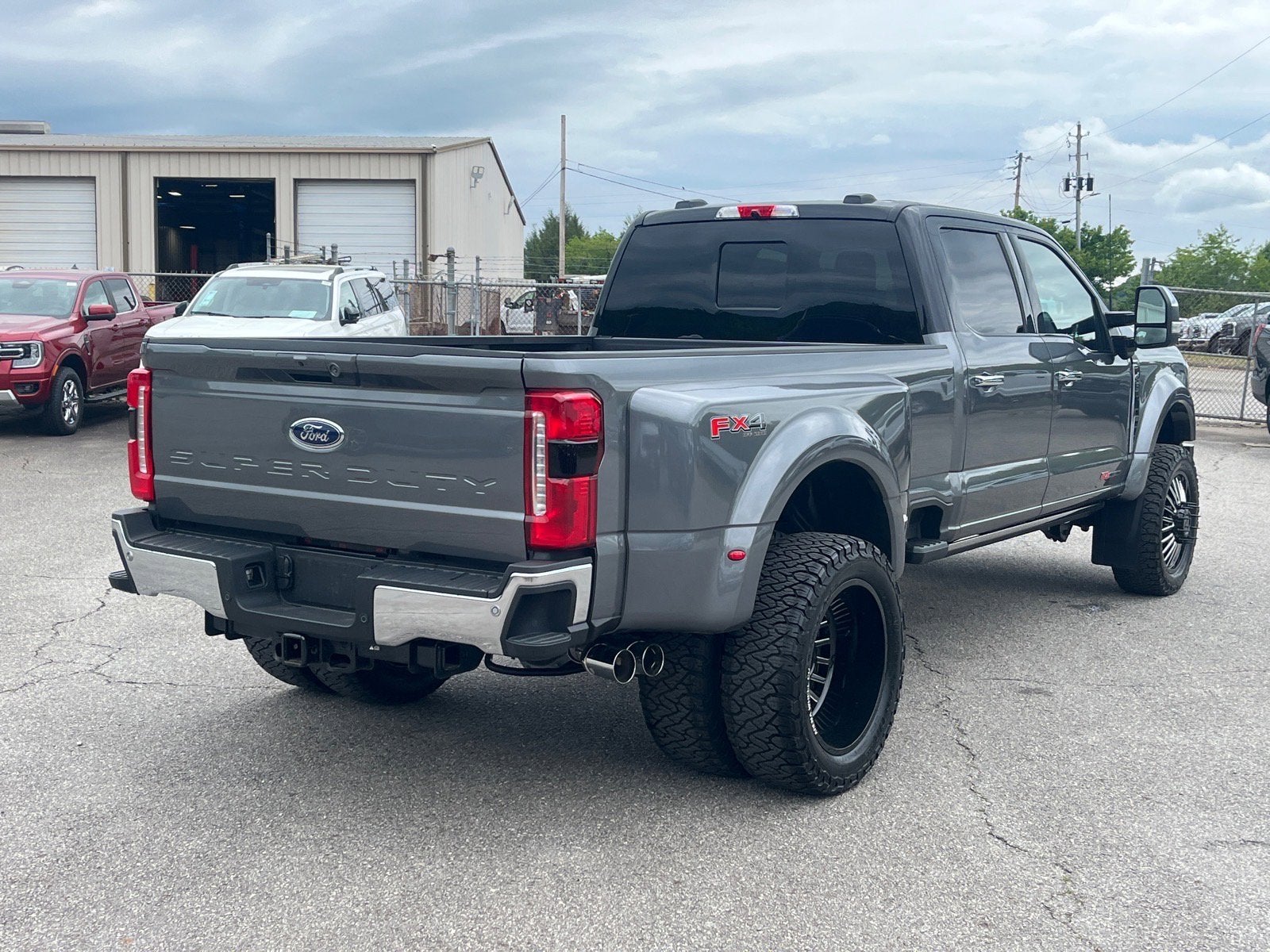 2025 Ford Super Duty F-450 DRW LARIAT