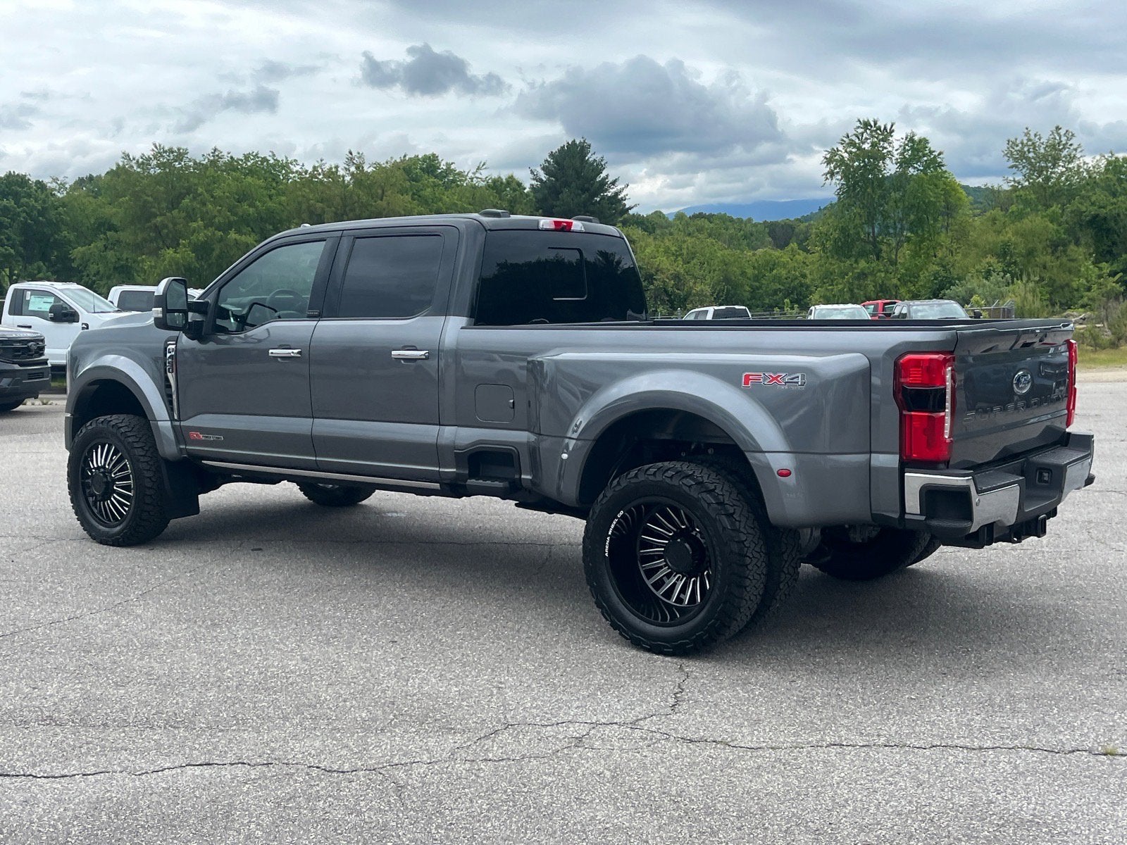 2025 Ford Super Duty F-450 DRW LARIAT
