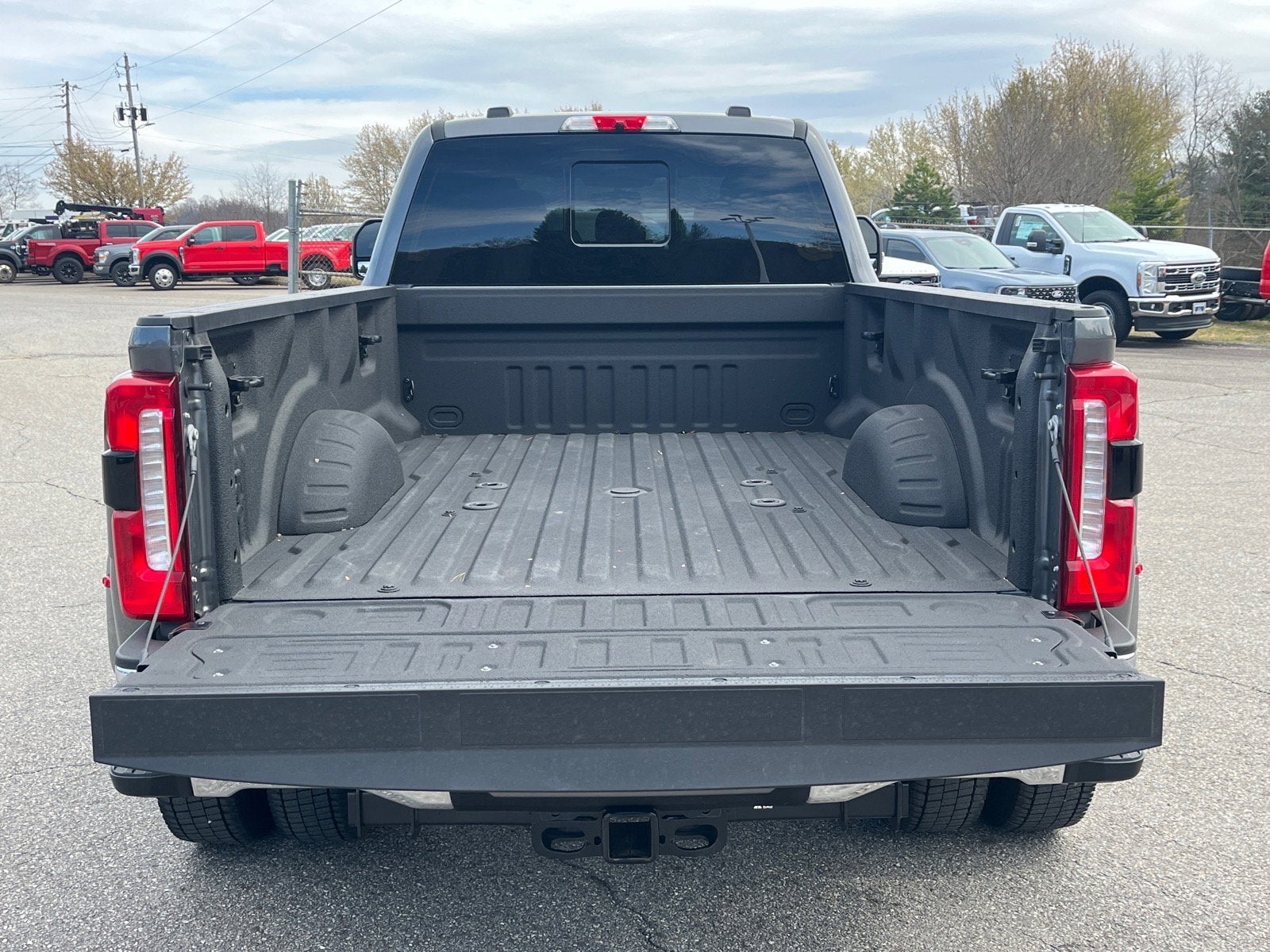 2023 Ford Super Duty F-450 DRW LARIAT