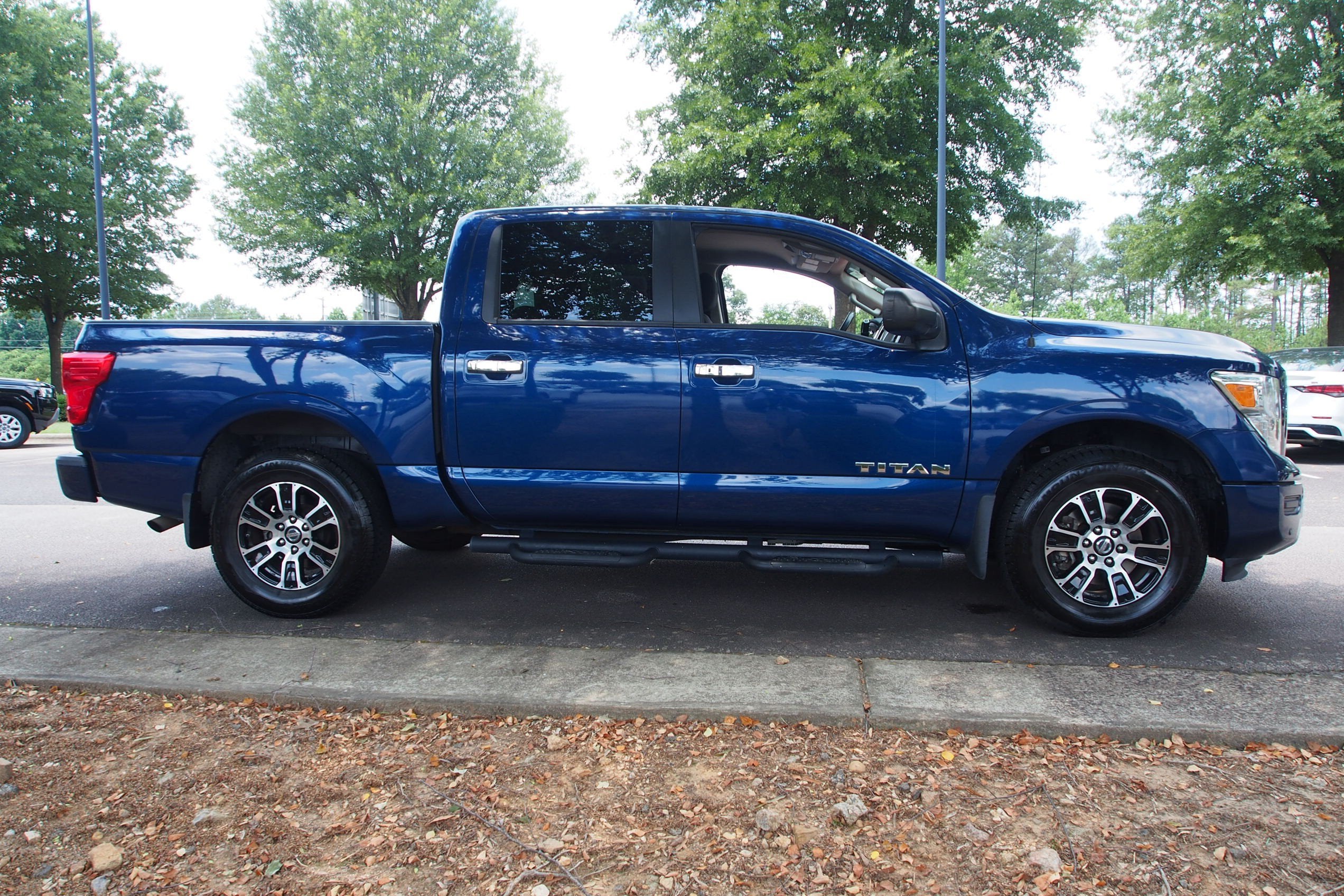 2021 Nissan Titan SV