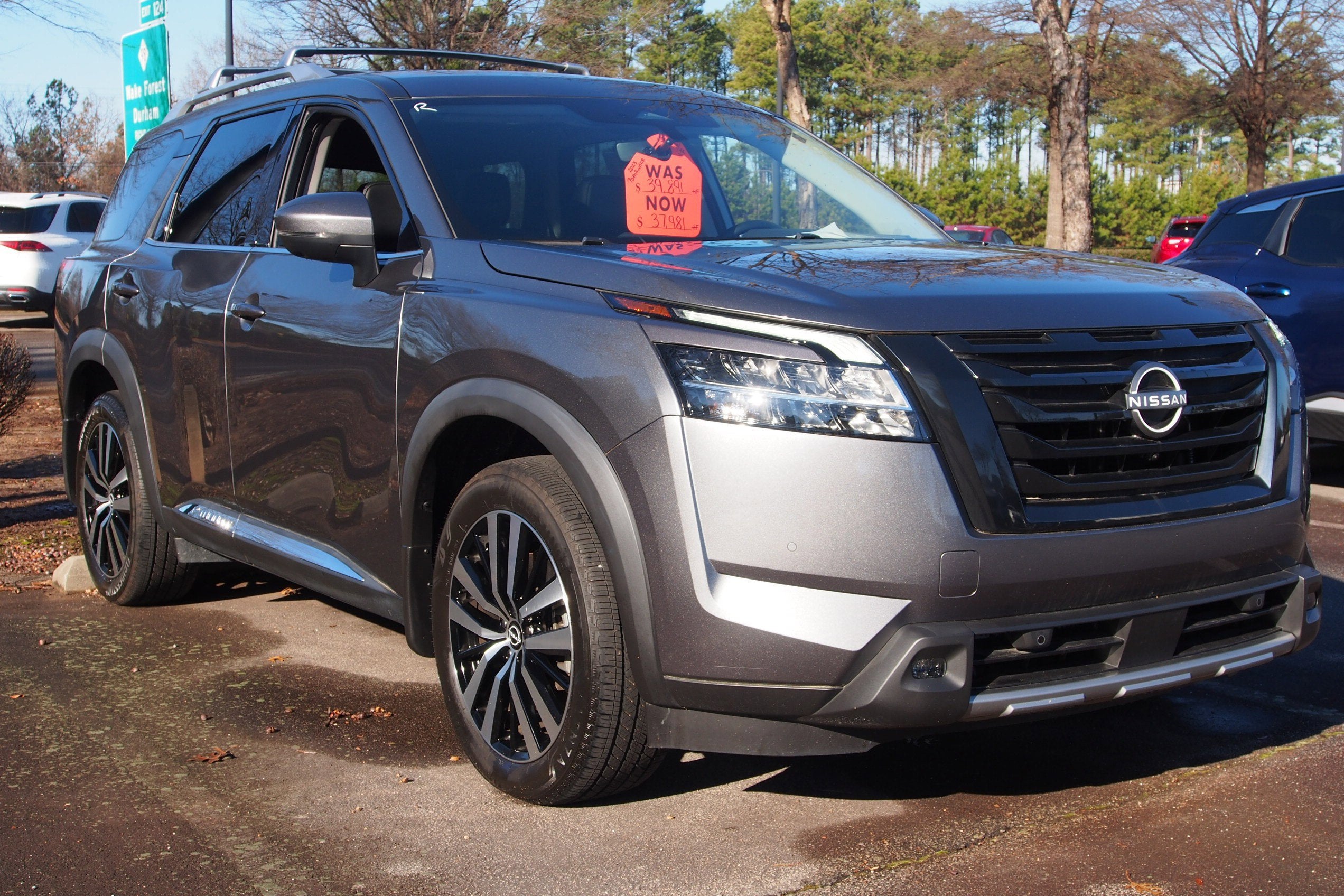 2023 Nissan Pathfinder Platinum