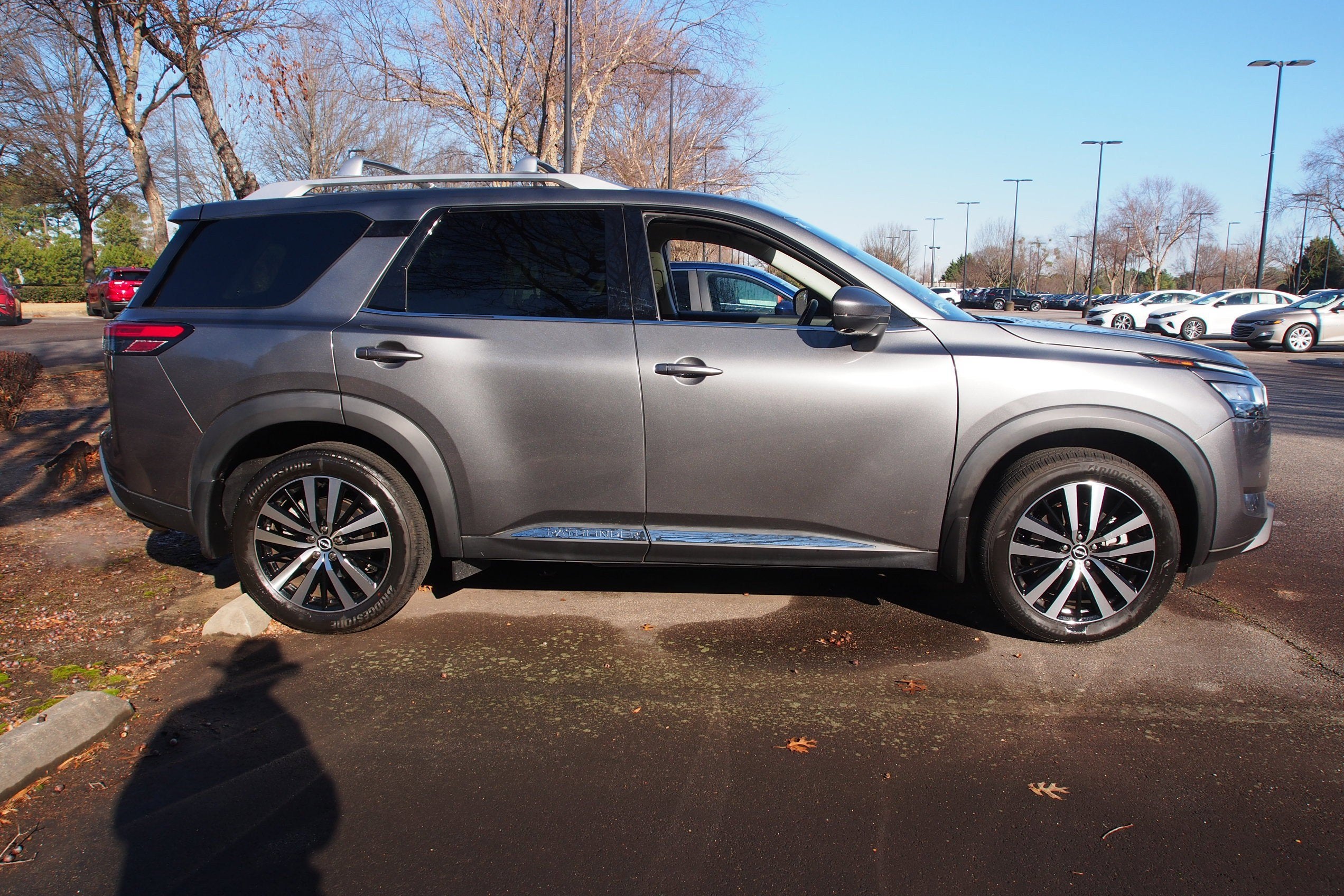 2023 Nissan Pathfinder Platinum