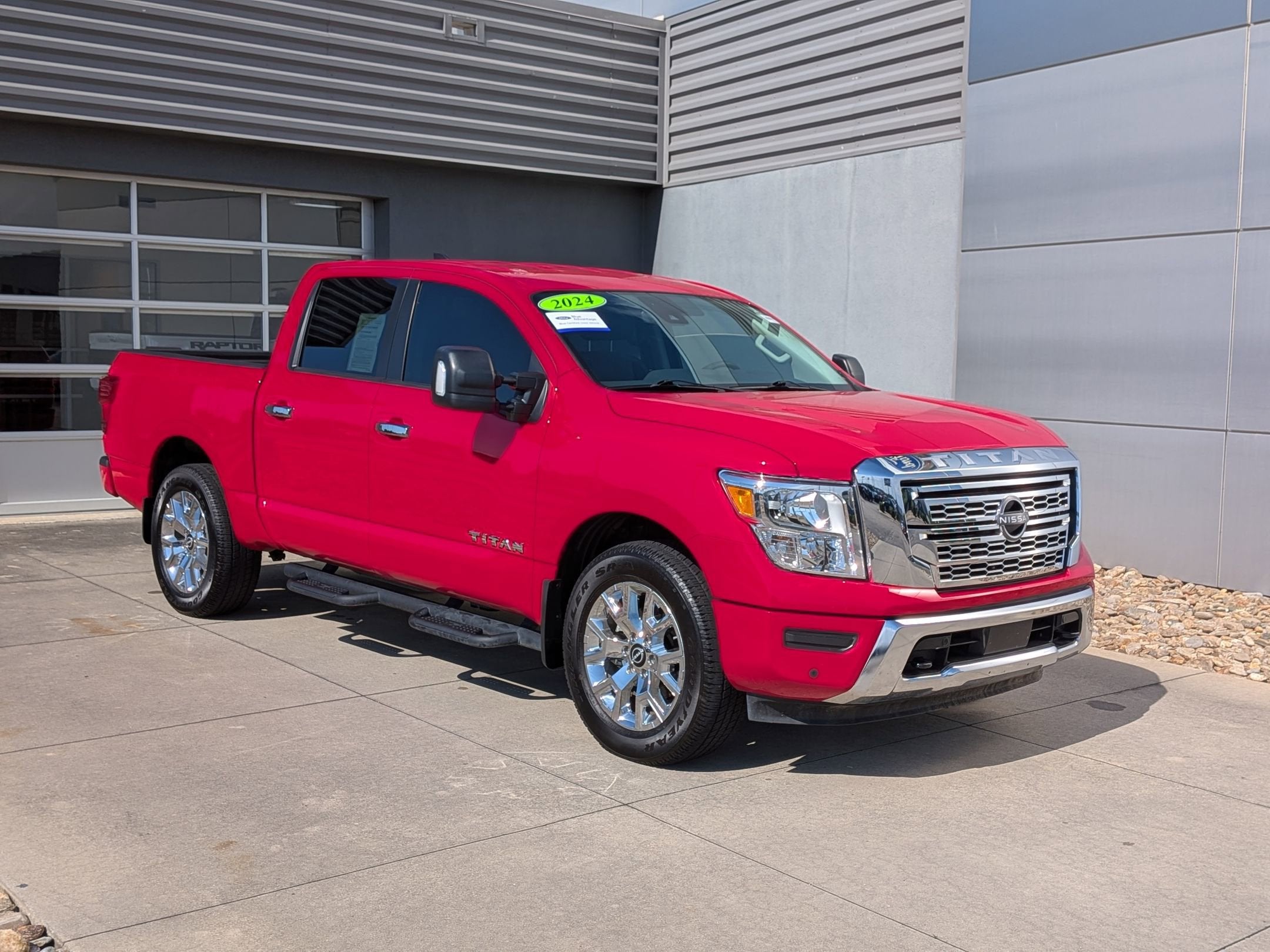 2024 Nissan Titan SV