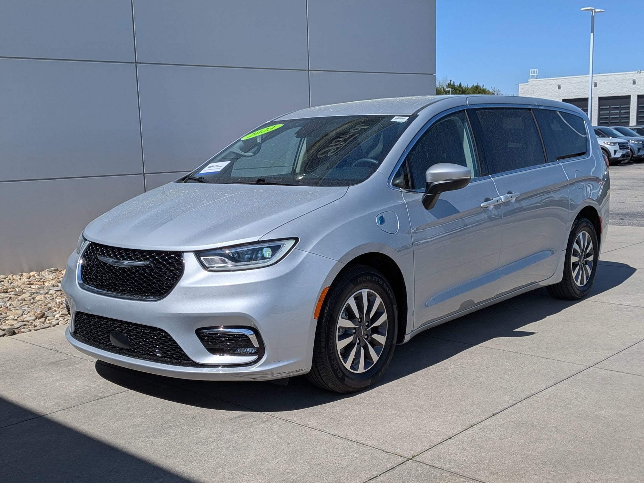 2023 Chrysler Pacifica Hybrid Touring L