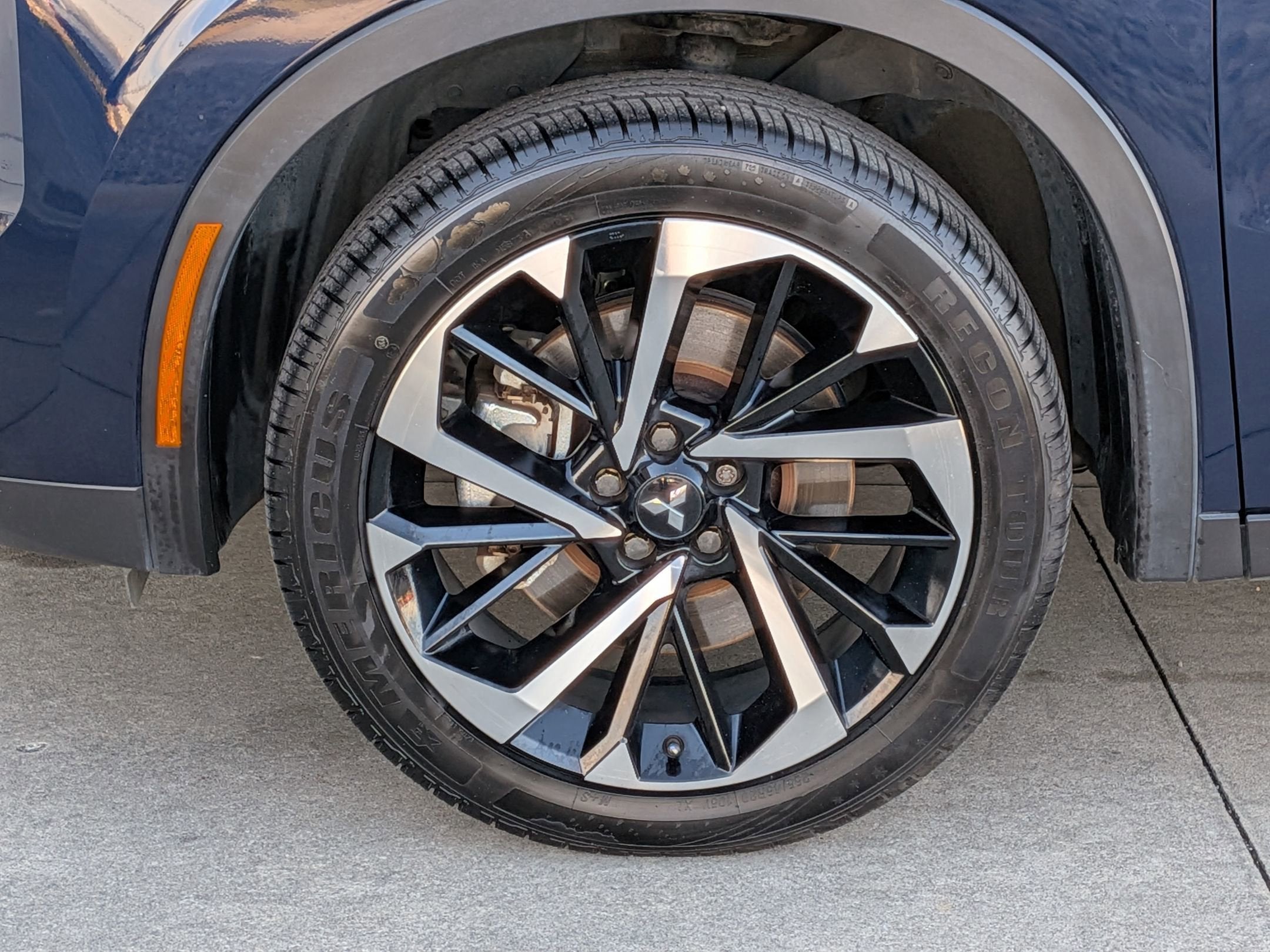 2023 Mitsubishi Outlander SE