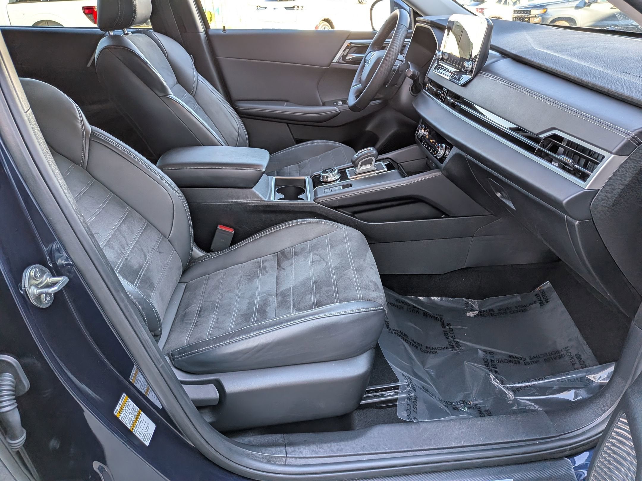 2023 Mitsubishi Outlander SE