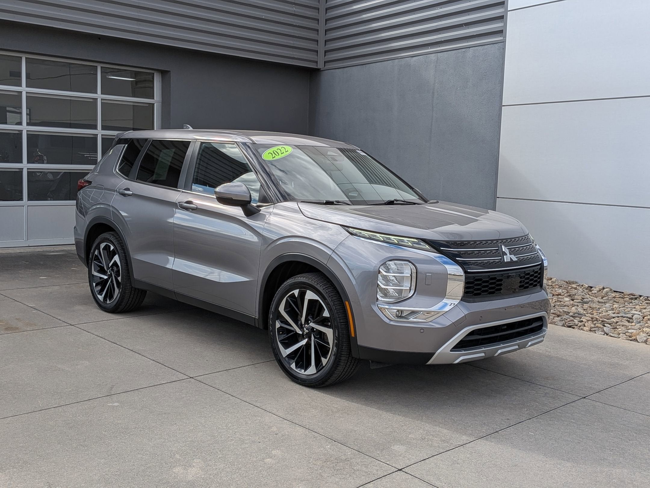 2022 Mitsubishi Outlander SE