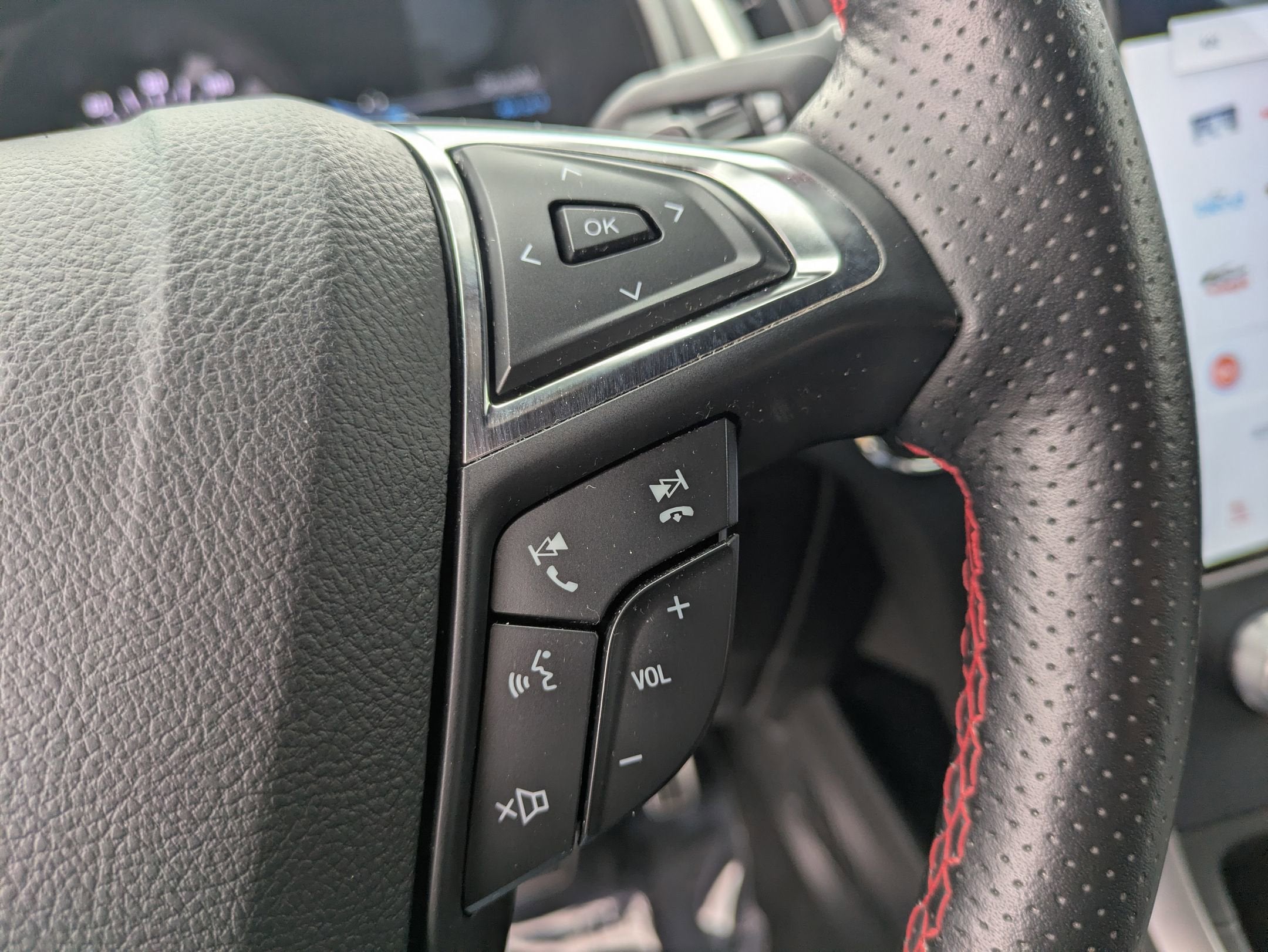 2022 Ford Edge ST Line