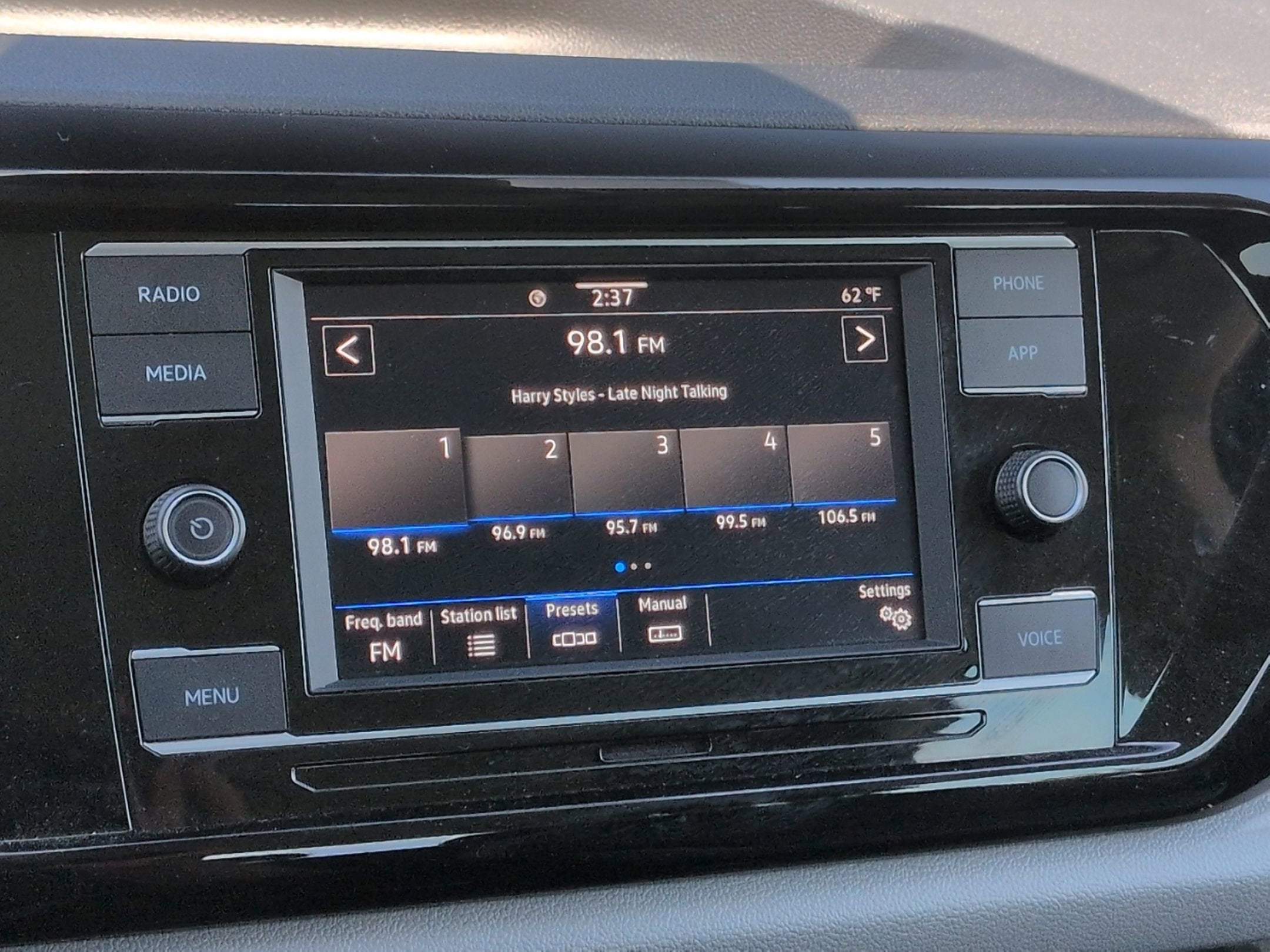 2023 Volkswagen Taos S