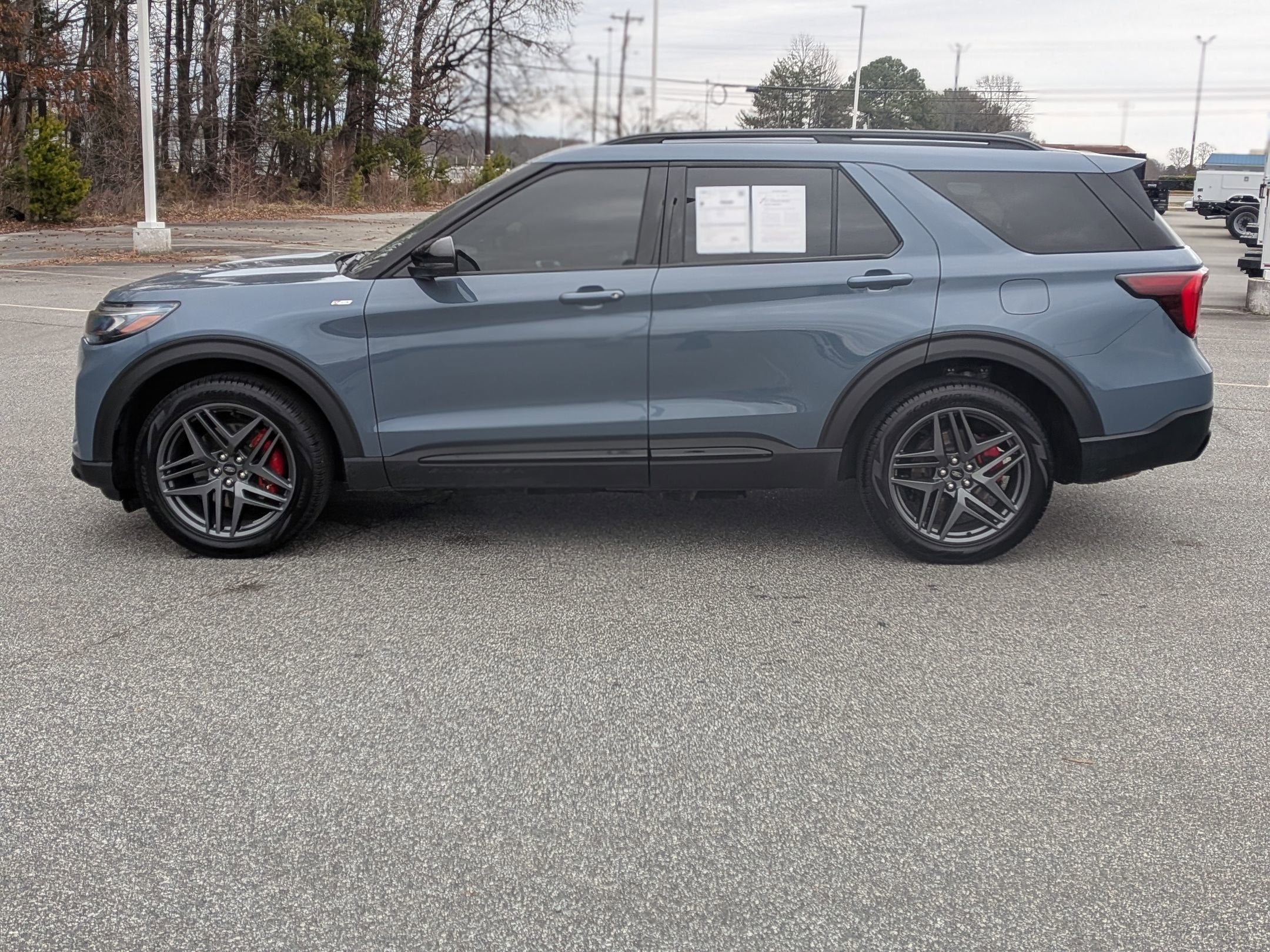 2025 Ford Explorer ST-Line