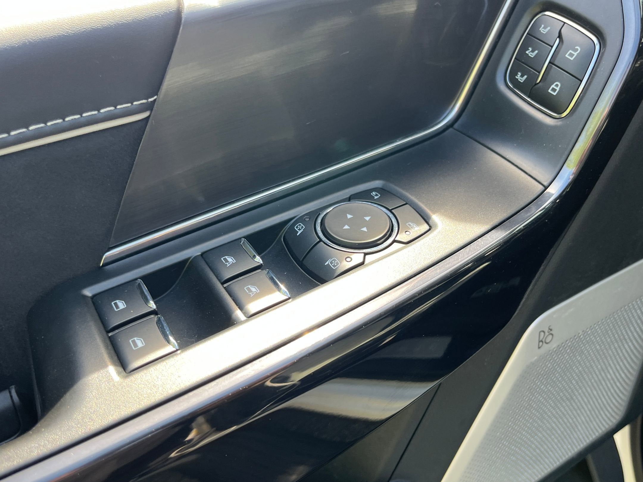 2025 Ford F-150 Lightning Platinum