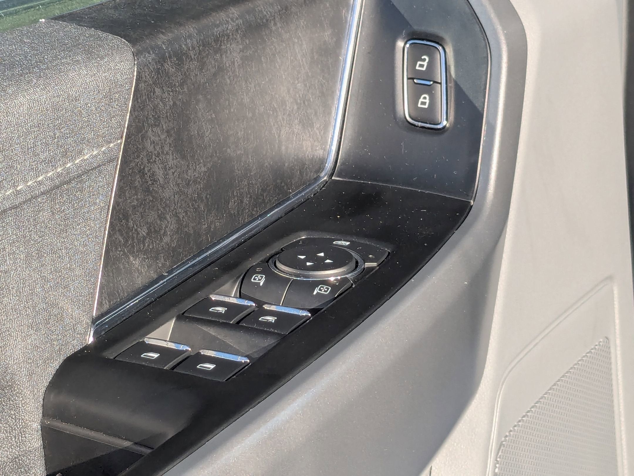 2023 Ford F-150 Lightning XLT