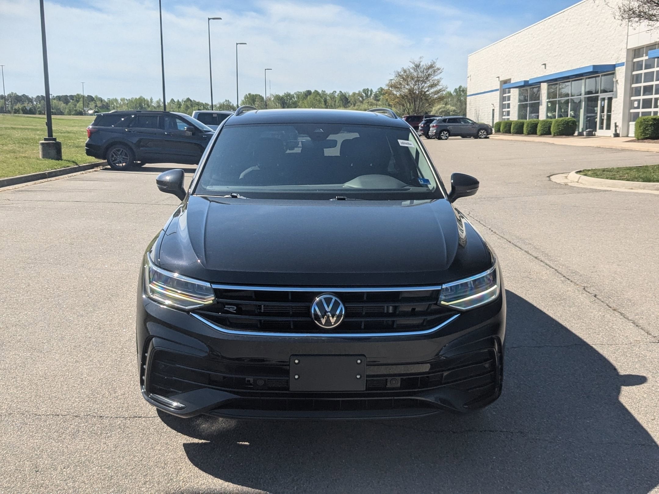 2023 Volkswagen Tiguan SE R-Line Black