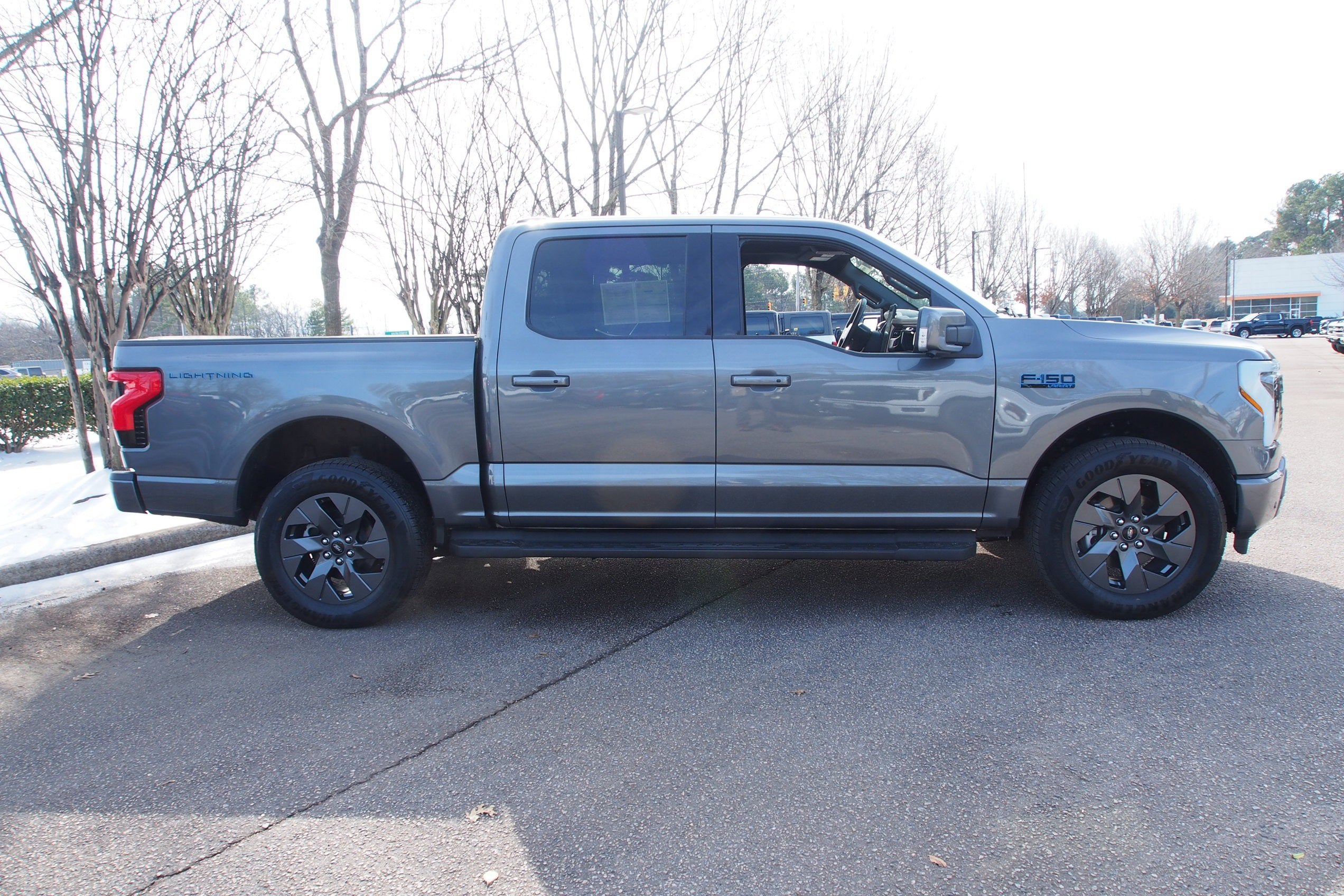 2025 Ford F-150 Lightning LARIAT