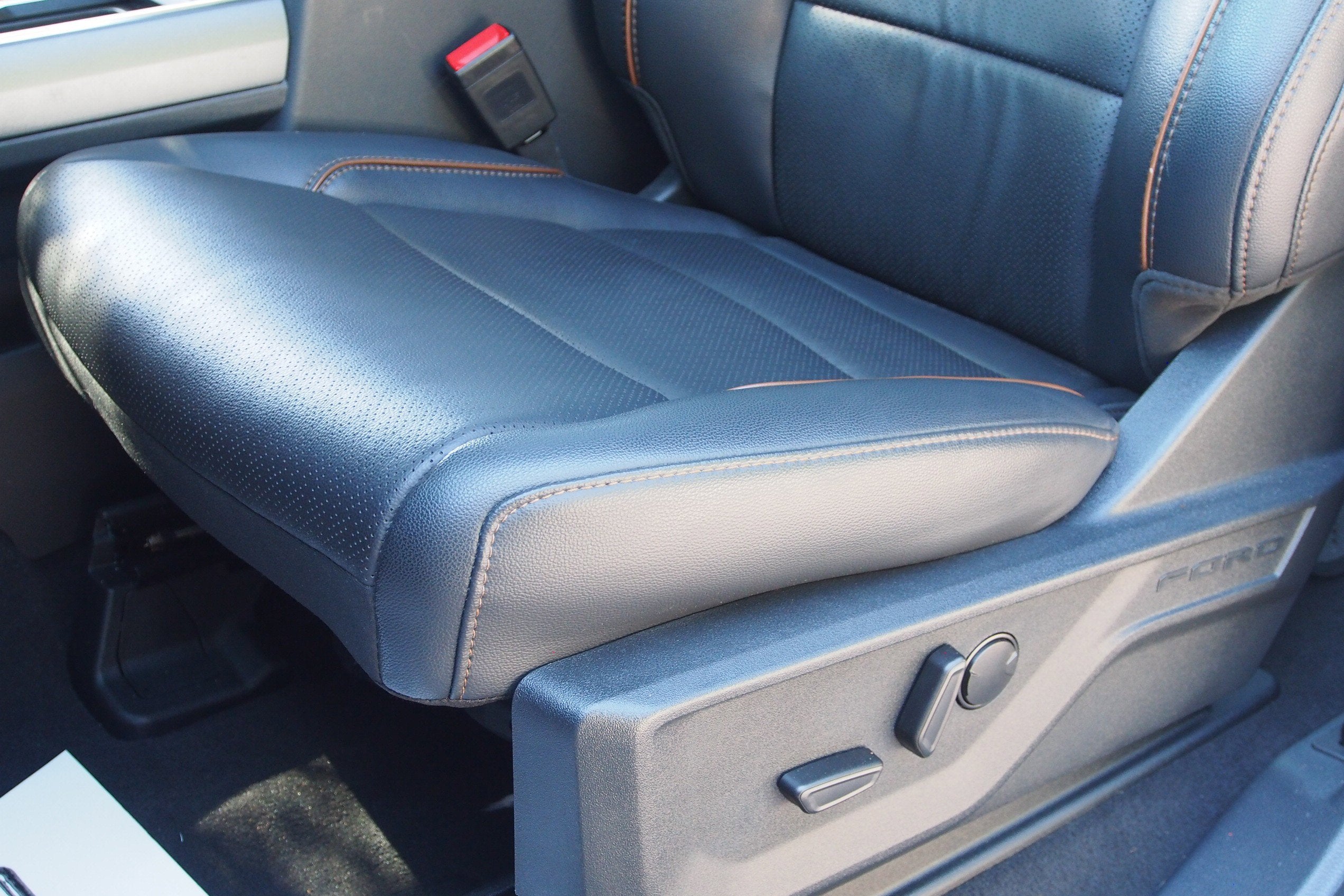 2025 Ford Super Duty F-350 DRW LARIAT