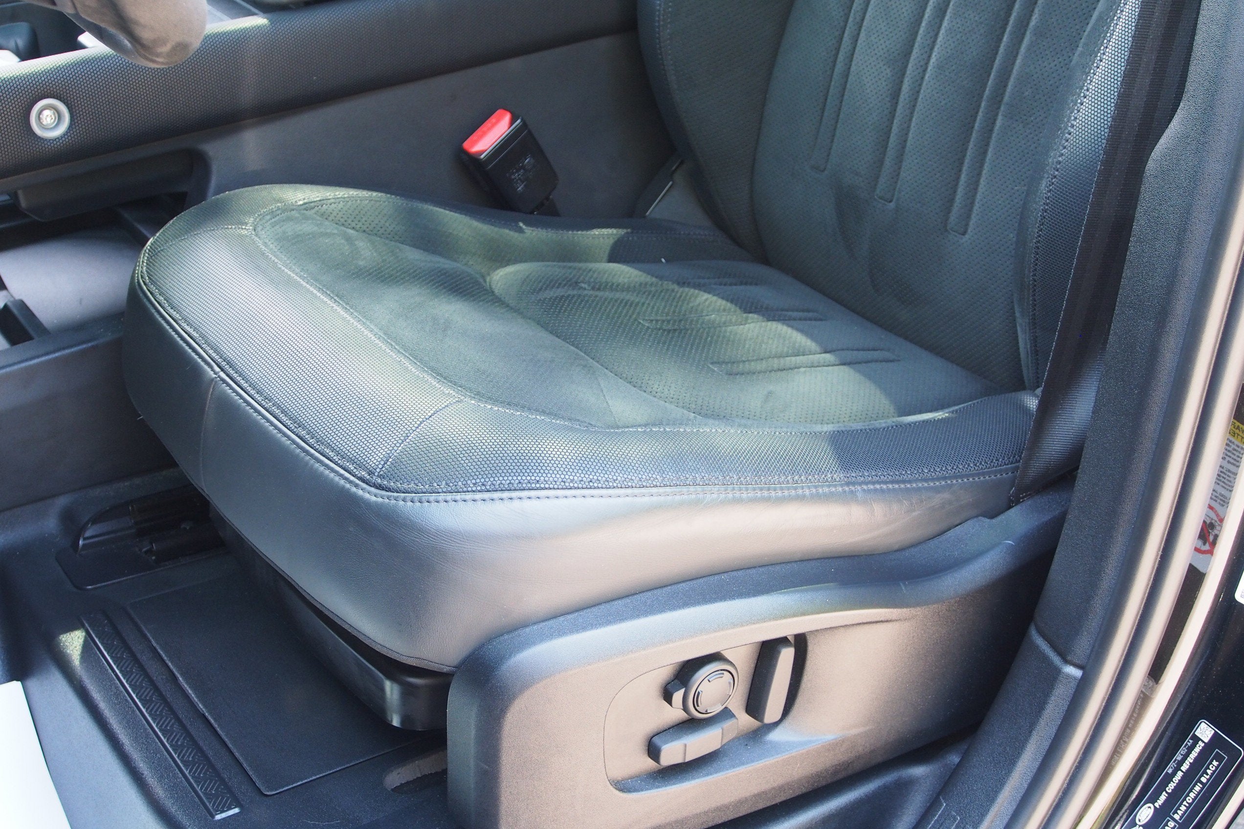 2024 Land Rover Defender V8