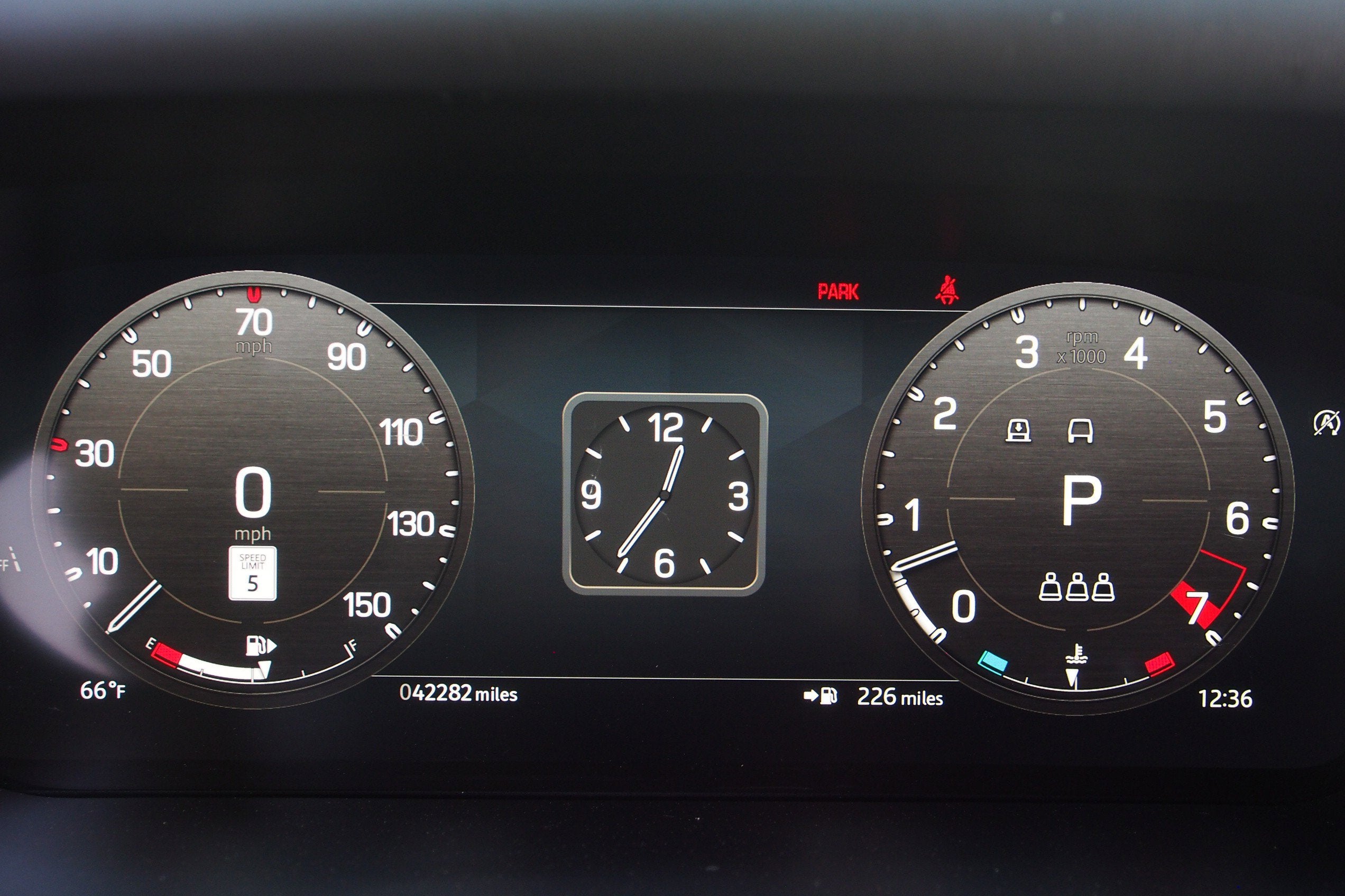 2024 Land Rover Defender V8