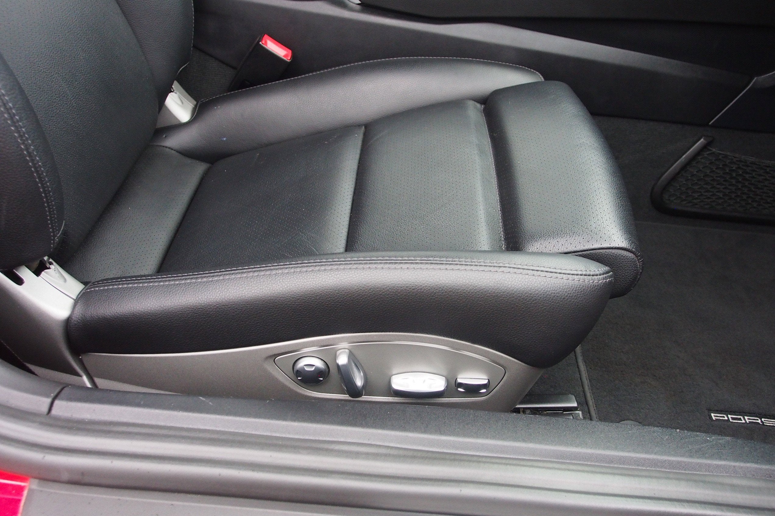 2019 Porsche 718 Cayman Base