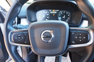 2020 Volvo XC40 Momentum