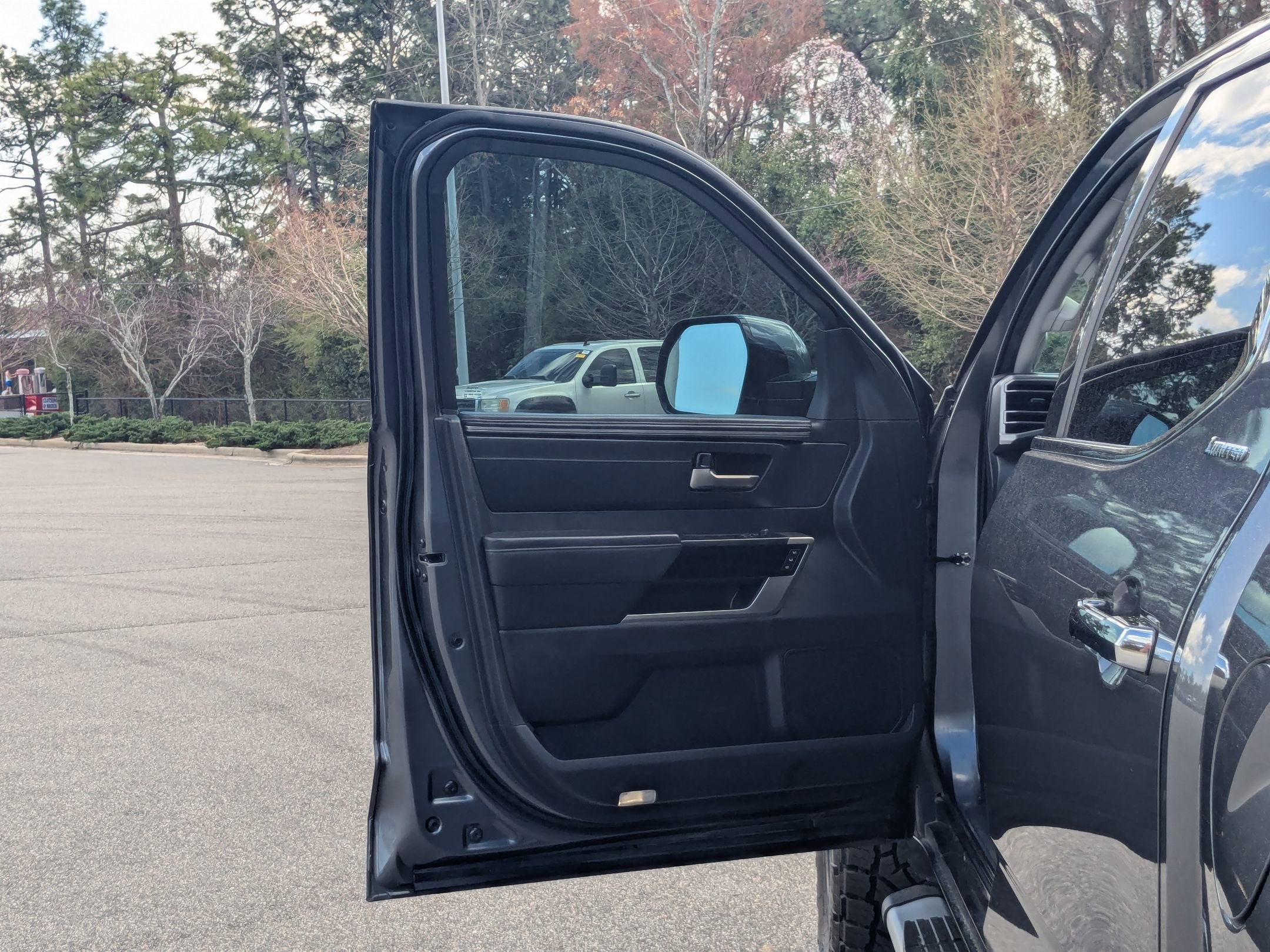 2023 Toyota Tundra 4WD Limited Hybrid