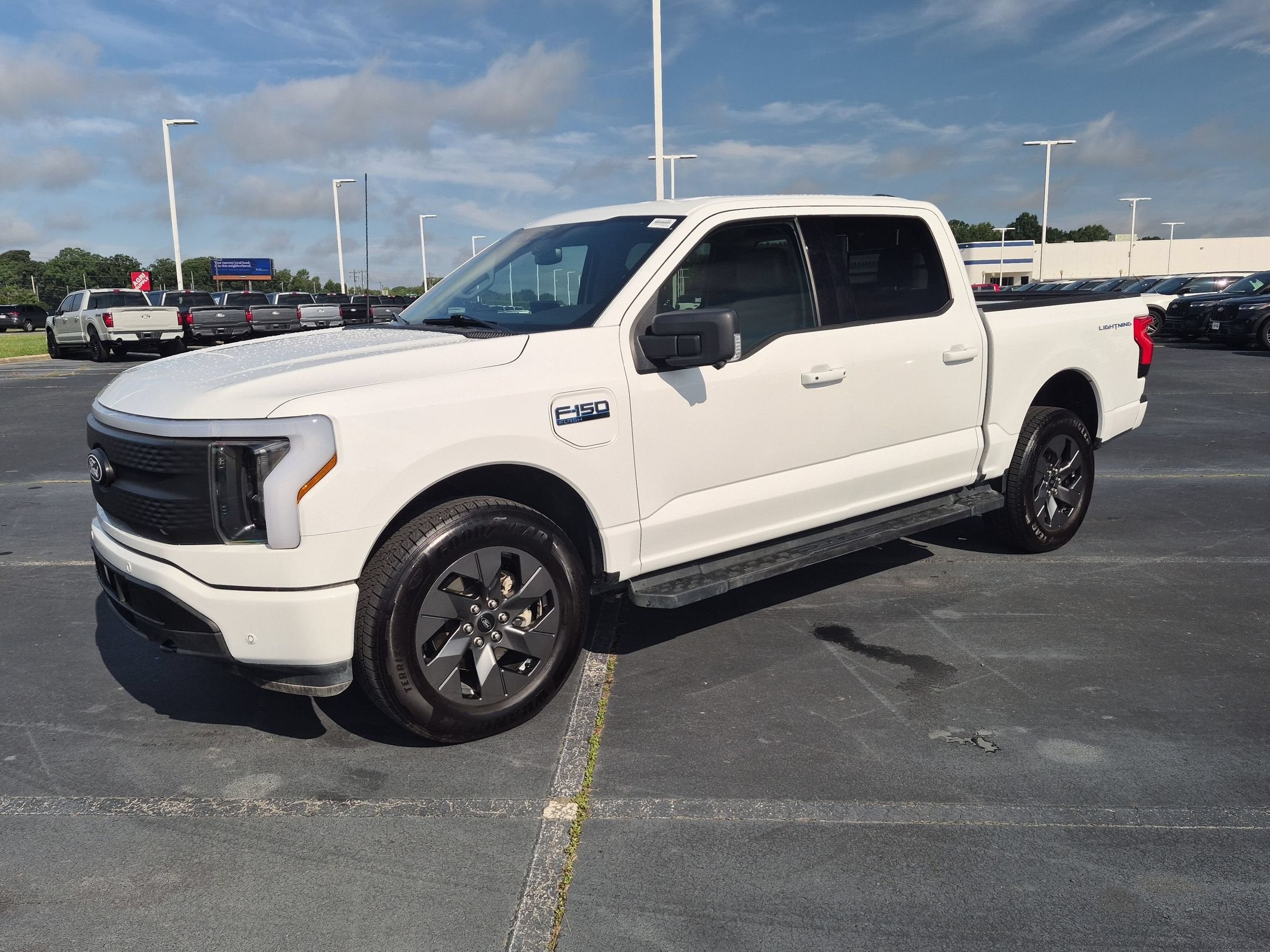 2025 Ford F-150 Lightning Flash