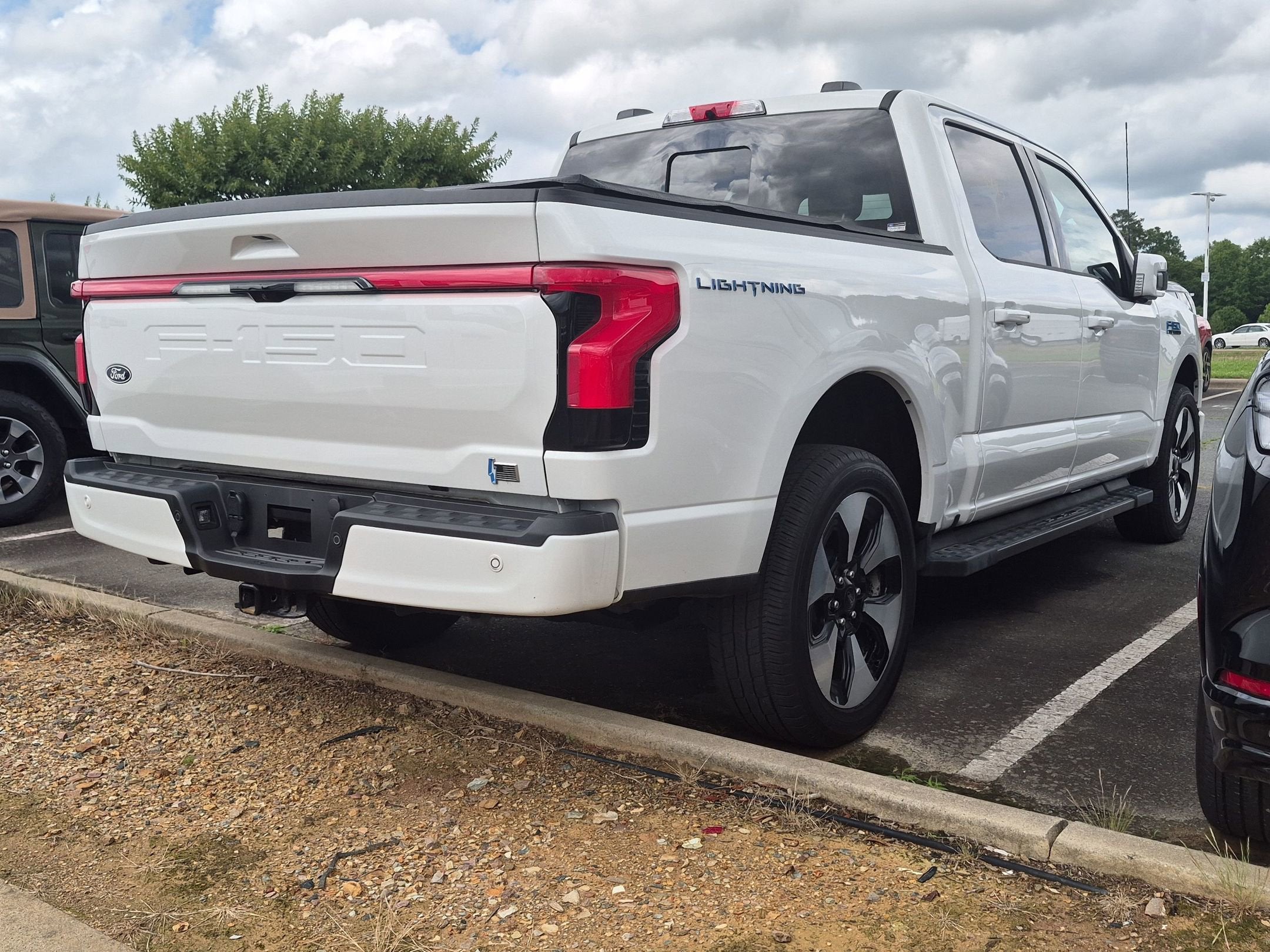 2025 Ford F-150 Lightning Platinum