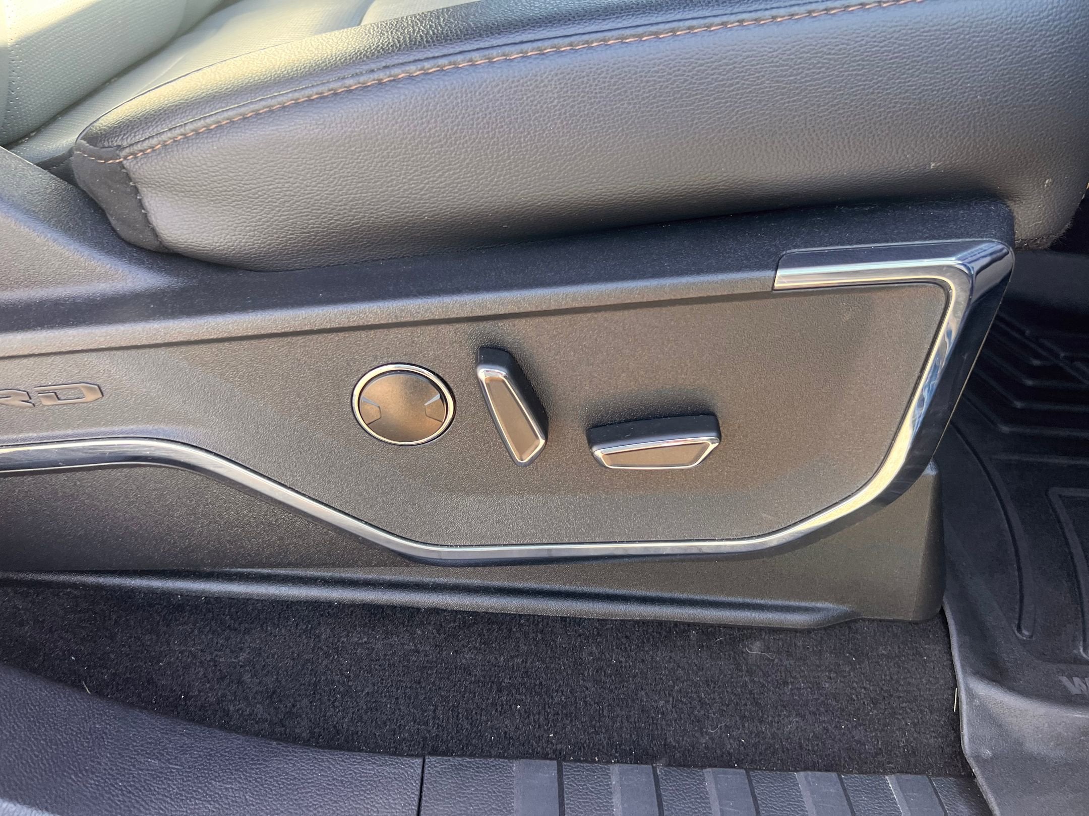 2022 Ford F-150 Lightning LARIAT