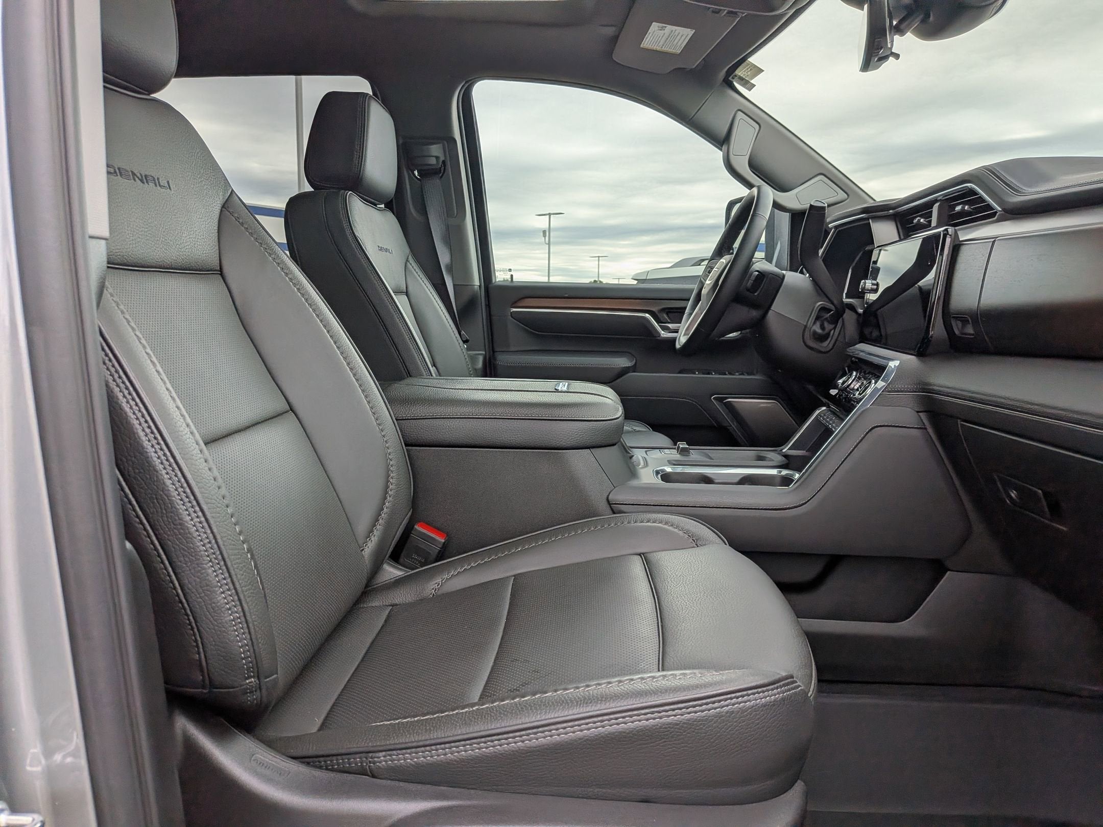 2025 GMC Sierra 2500HD Denali