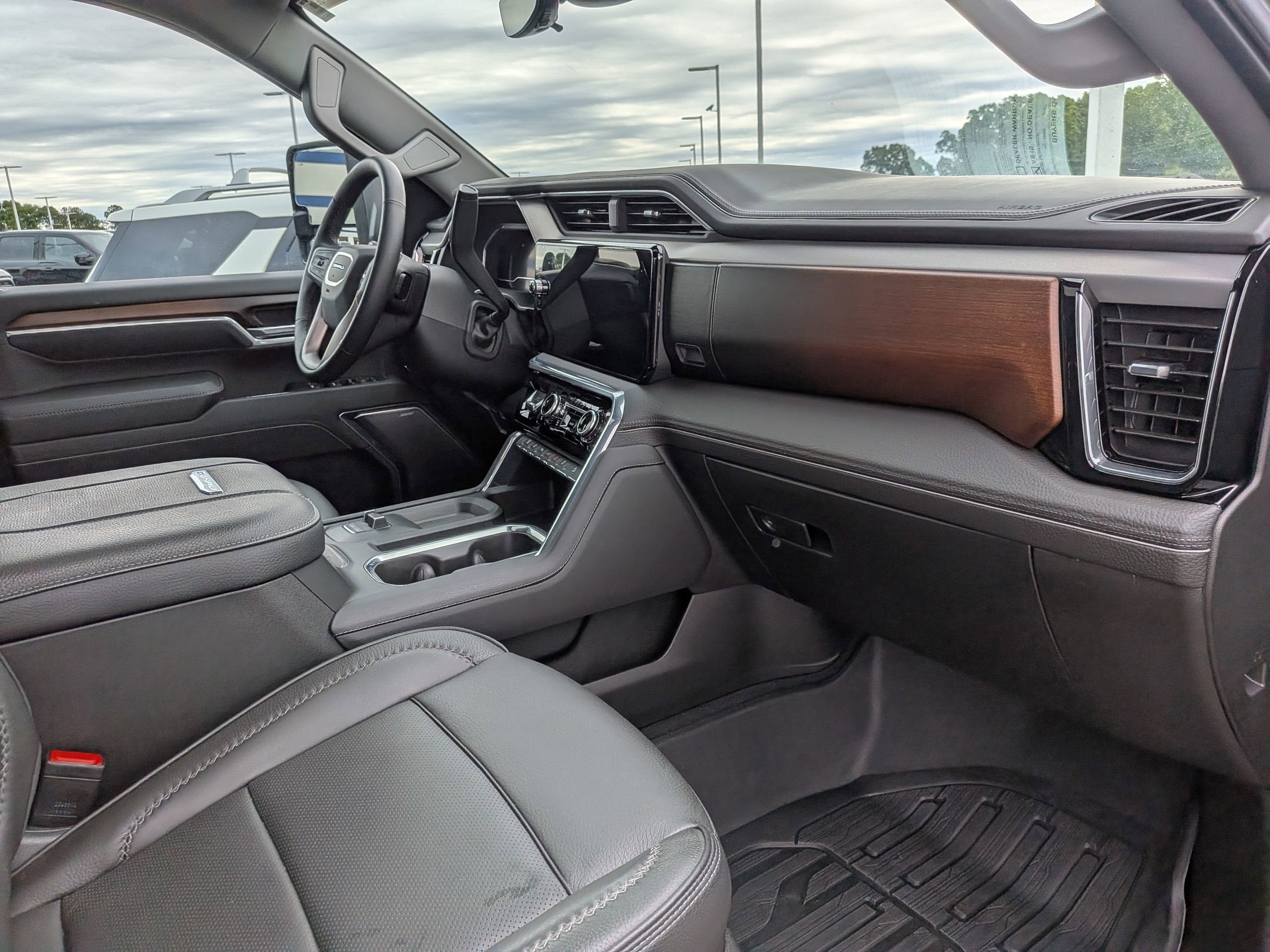 2025 GMC Sierra 2500HD Denali