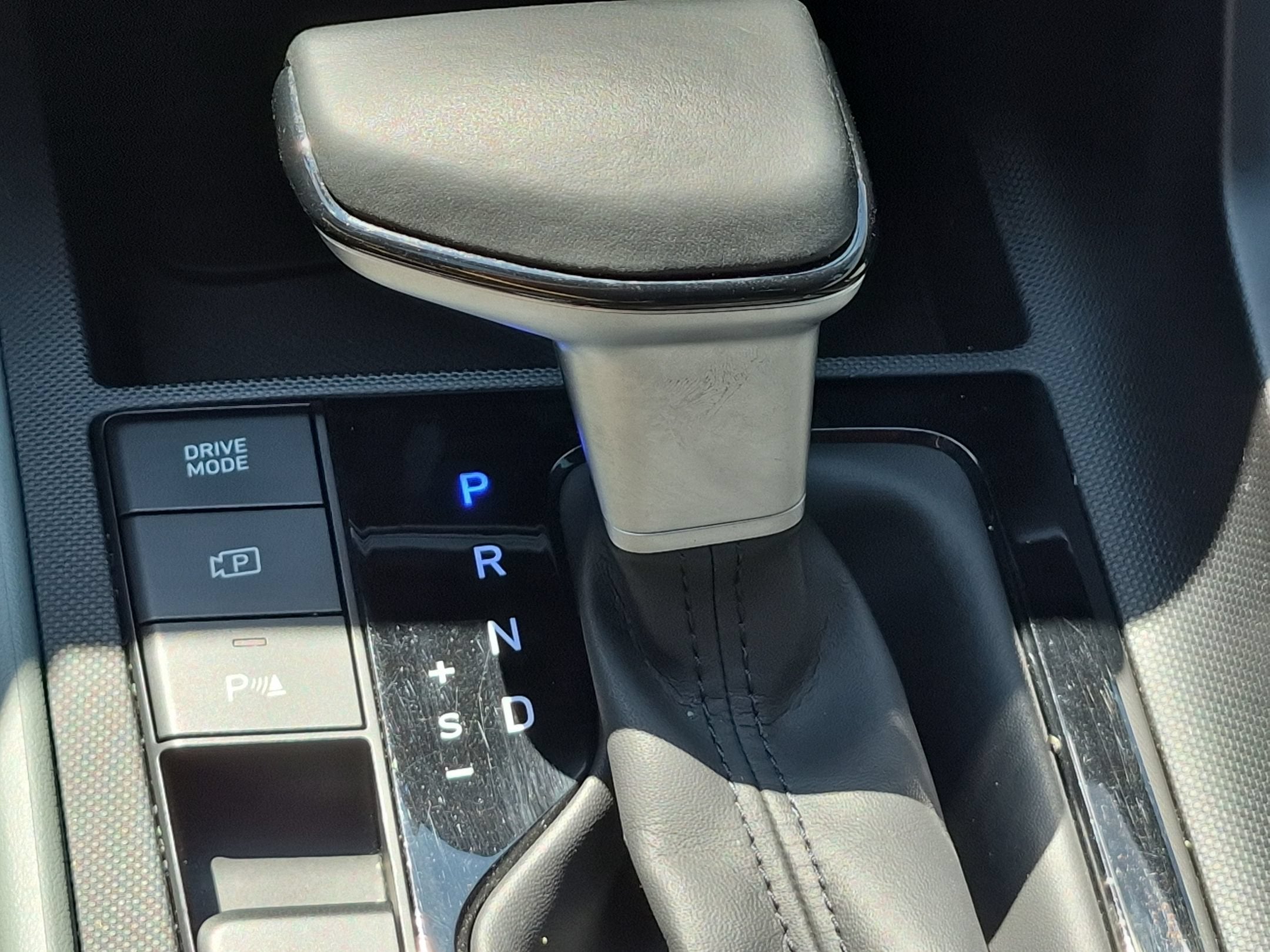 2024 Hyundai Elantra Hybrid Limited