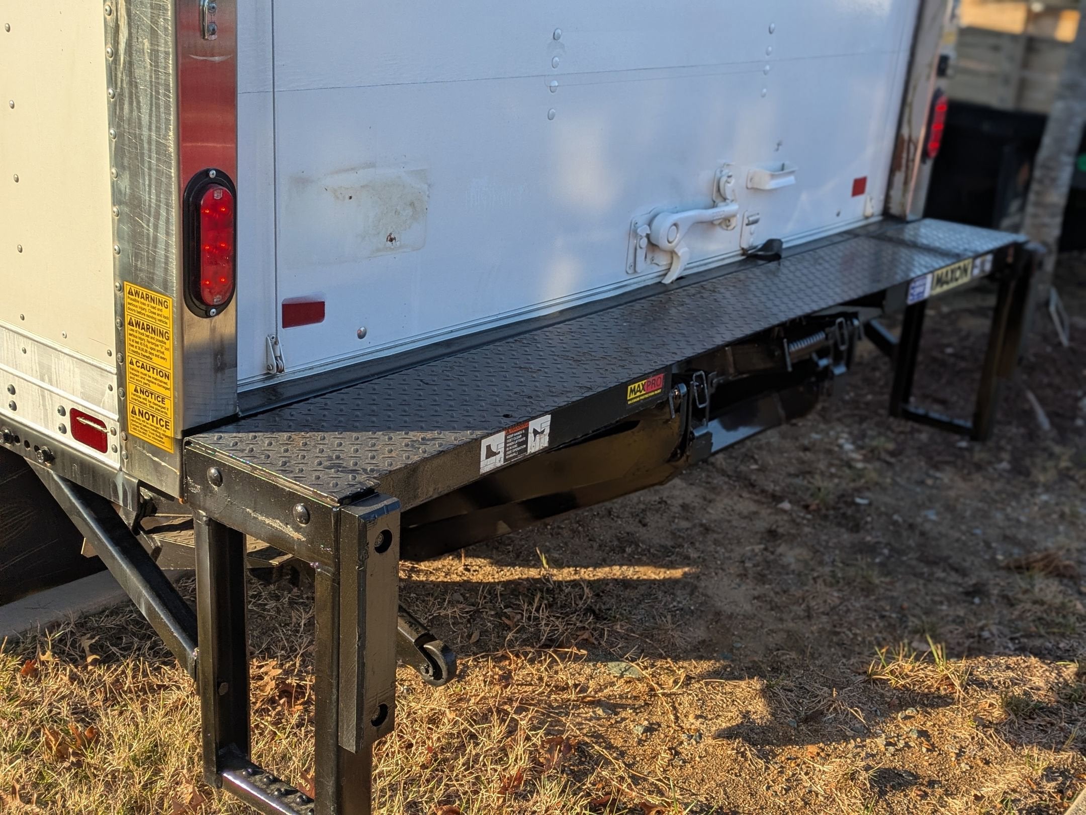 2024 Ford E-Series Cutaway Base