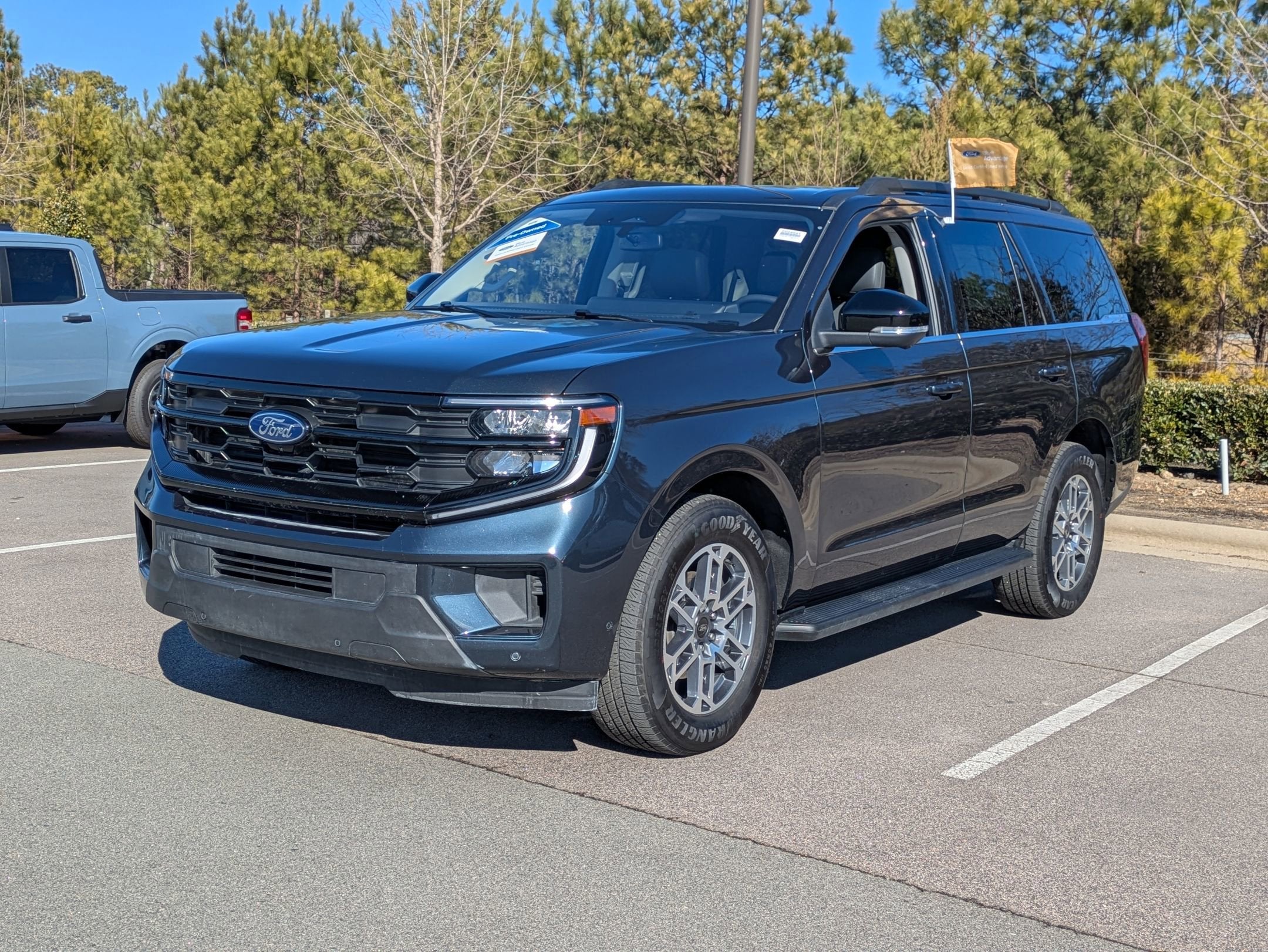 2025 Ford Expedition Active