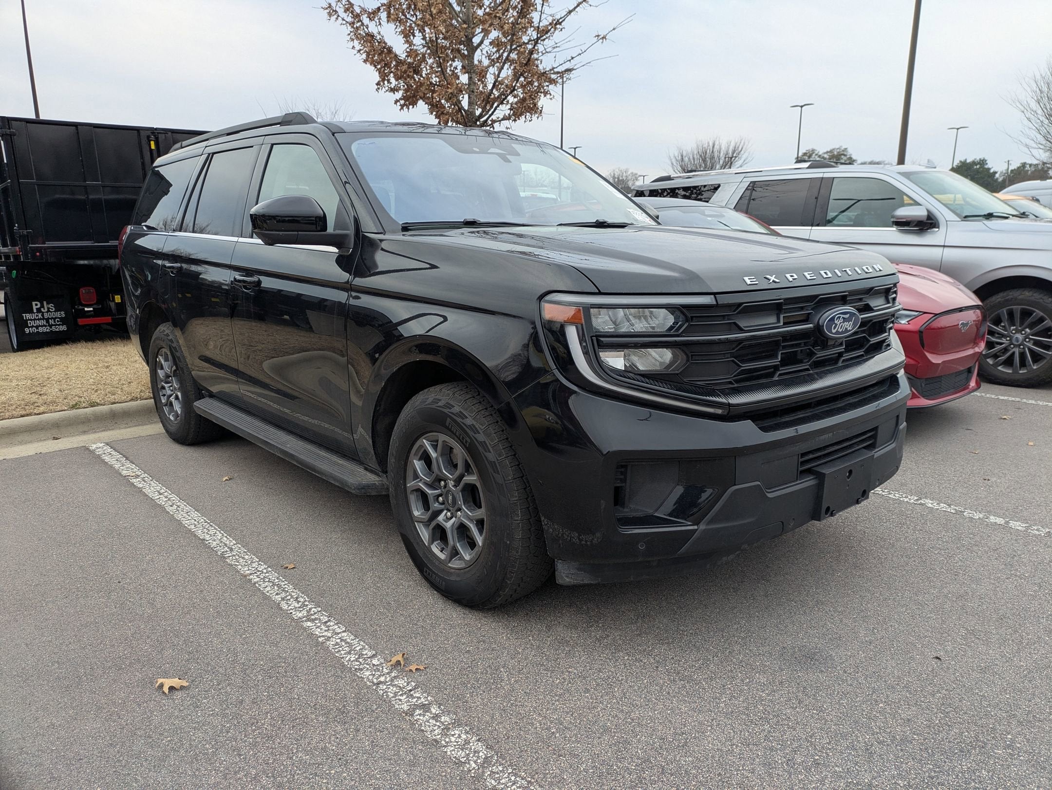 2025 Ford Expedition Active