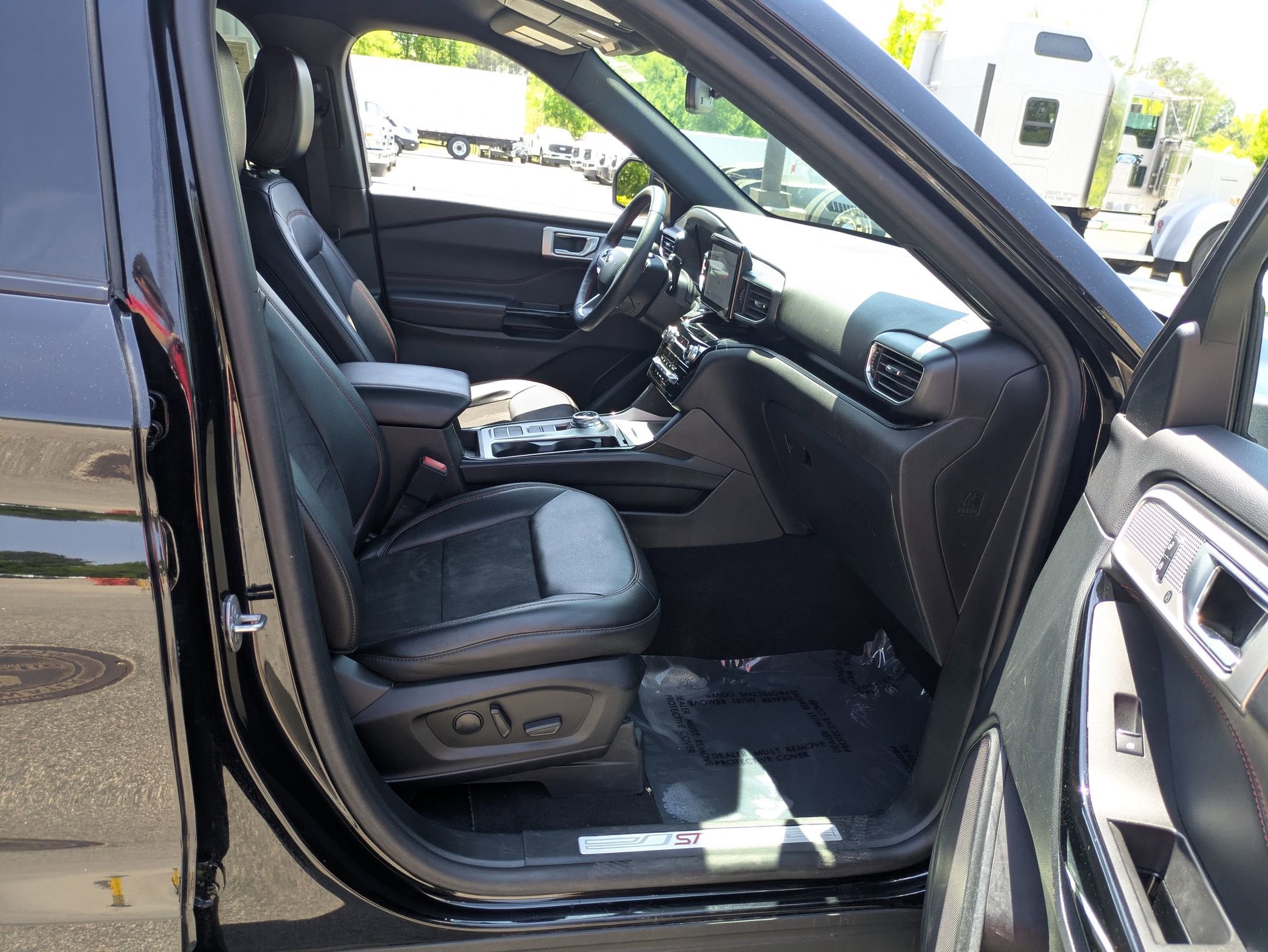 2024 Ford Explorer ST-Line
