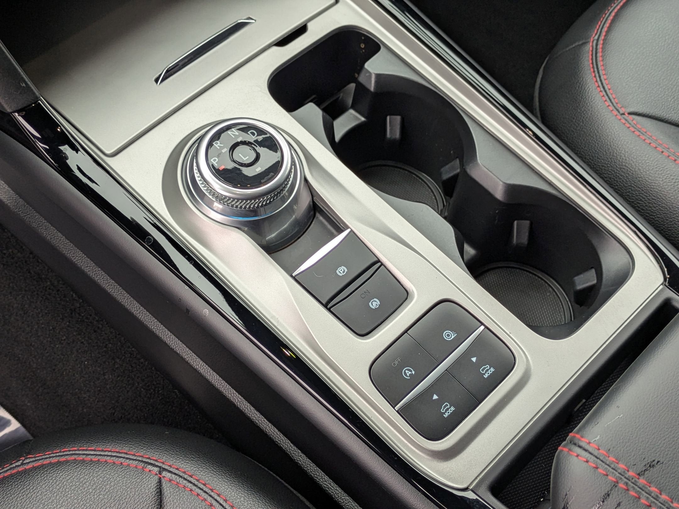 2024 Ford Explorer ST-Line