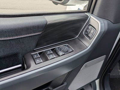 2024 Ford F-150 Lightning LARIAT