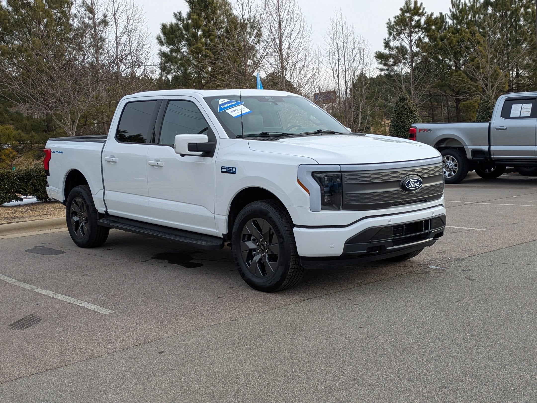 2024 Ford F-150 Lightning LARIAT