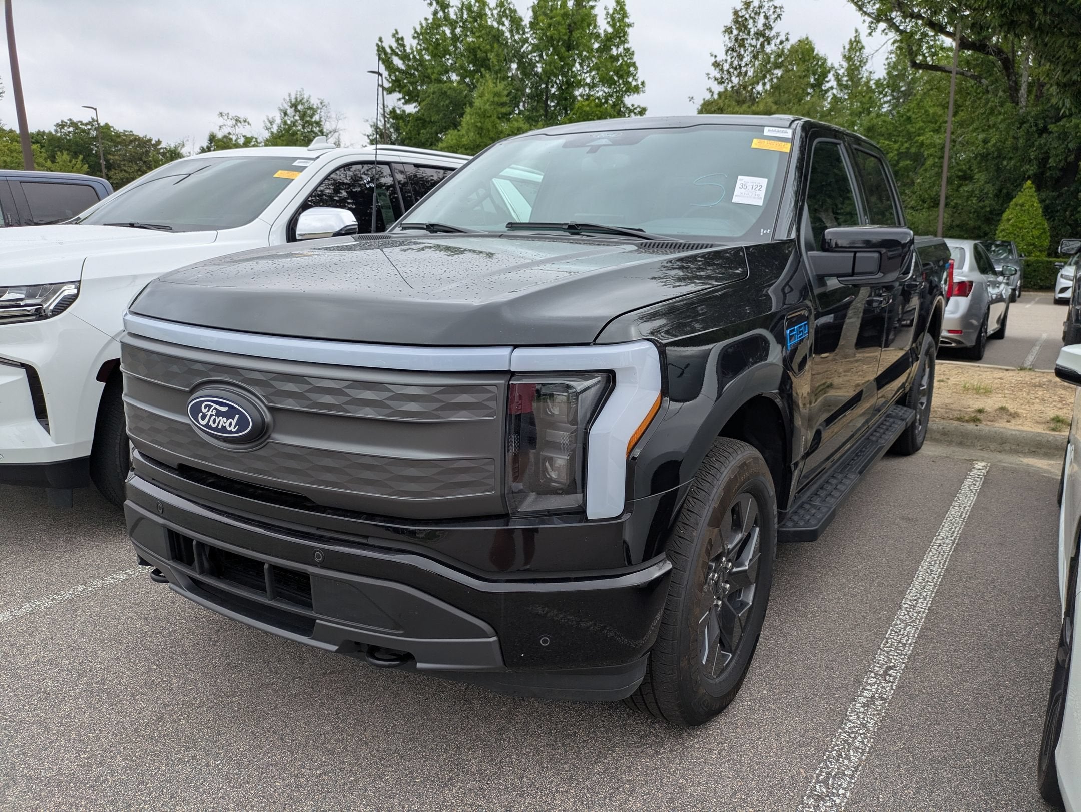 2025 Ford F-150 Lightning LARIAT