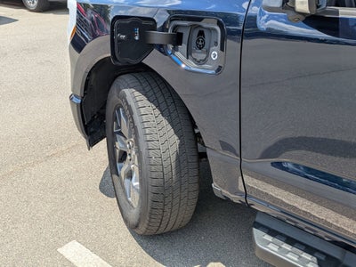 2025 Ford F-150 Lightning LARIAT