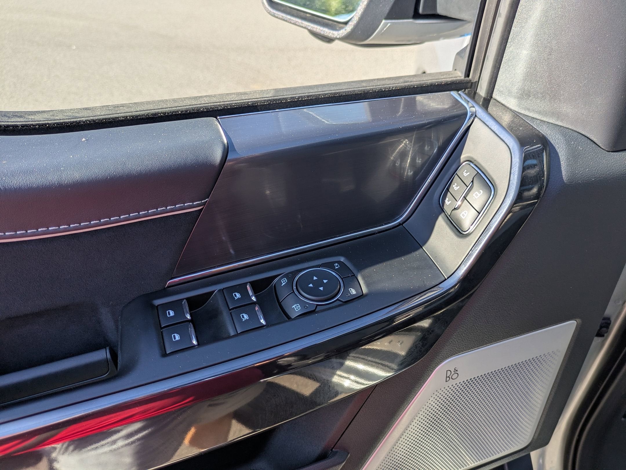 2025 Ford F-150 Lightning Platinum