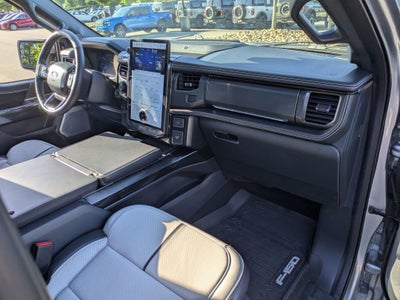 2025 Ford F-150 Lightning Platinum