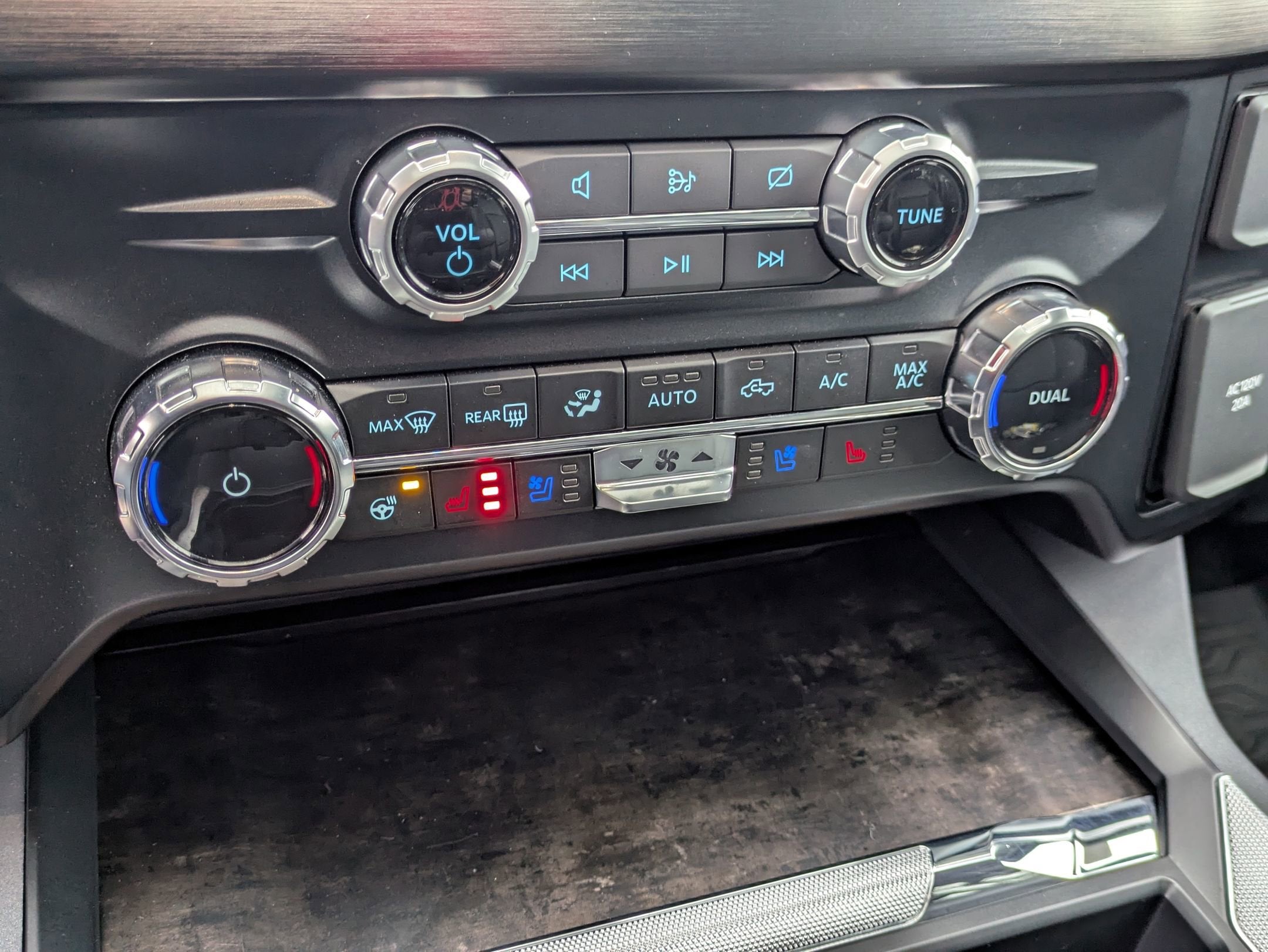 2024 Ford Super Duty F-350 SRW LARIAT