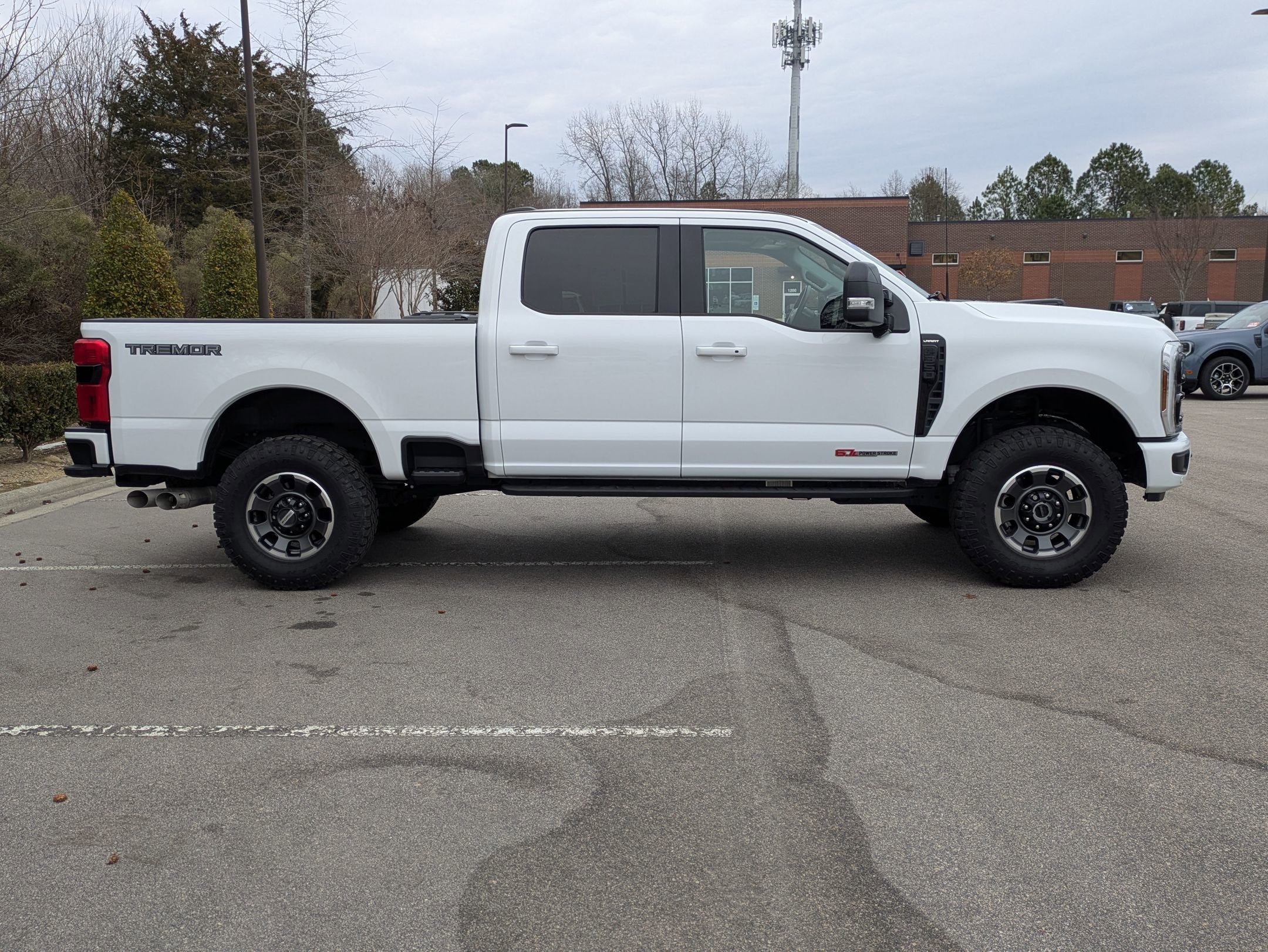 2024 Ford Super Duty F-350 SRW LARIAT