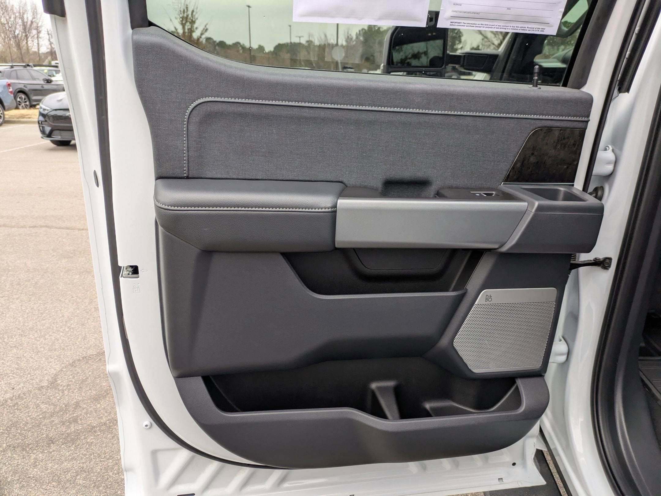 2024 Ford Super Duty F-350 SRW LARIAT