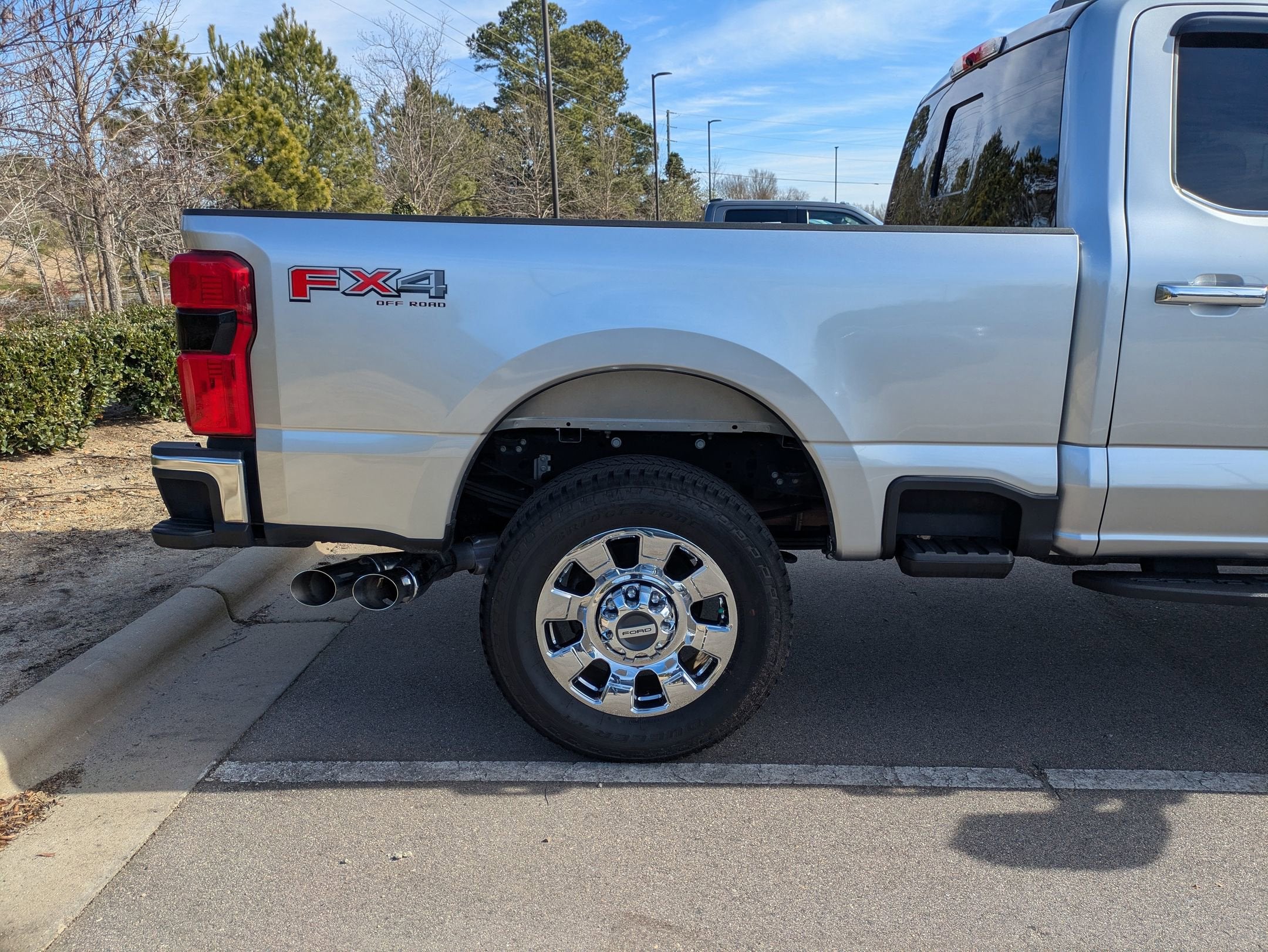2024 Ford Super Duty F-350 SRW LARIAT
