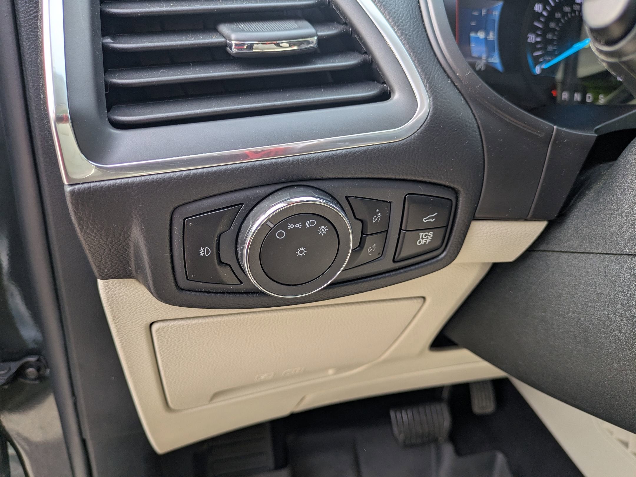 2023 Ford Edge Titanium